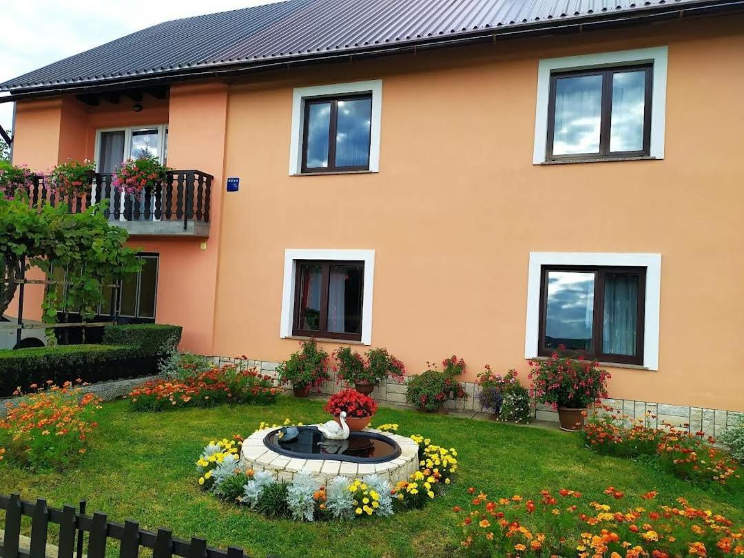 Apartment - Split Level - Photo 8