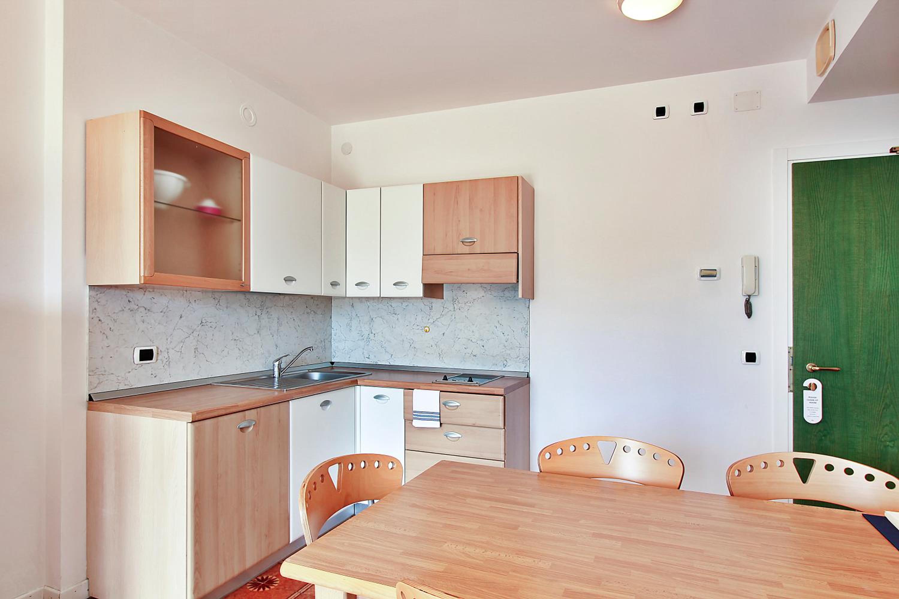 Two-Bedroom Apartment (5 Adults) photo 2