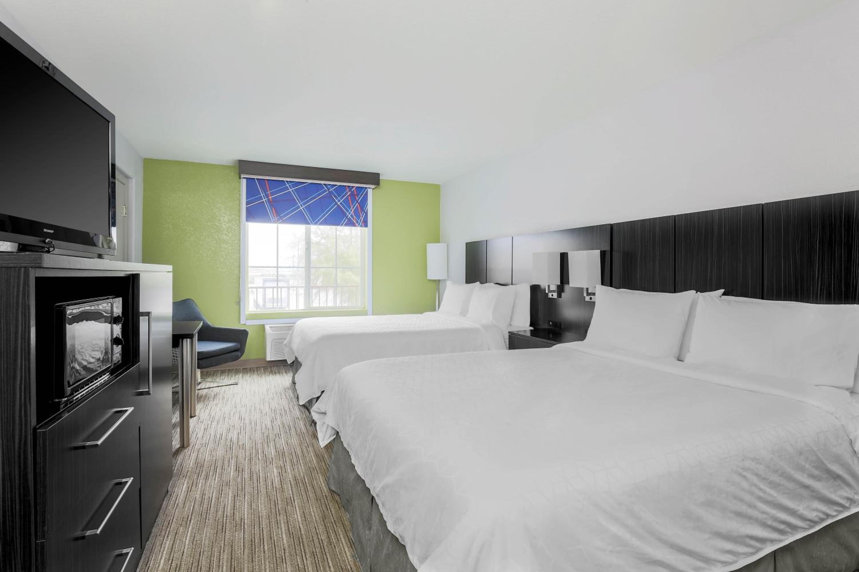 Suite with Two Double Beds and Mobility Accessible Tub - Non-Smoking photo 1