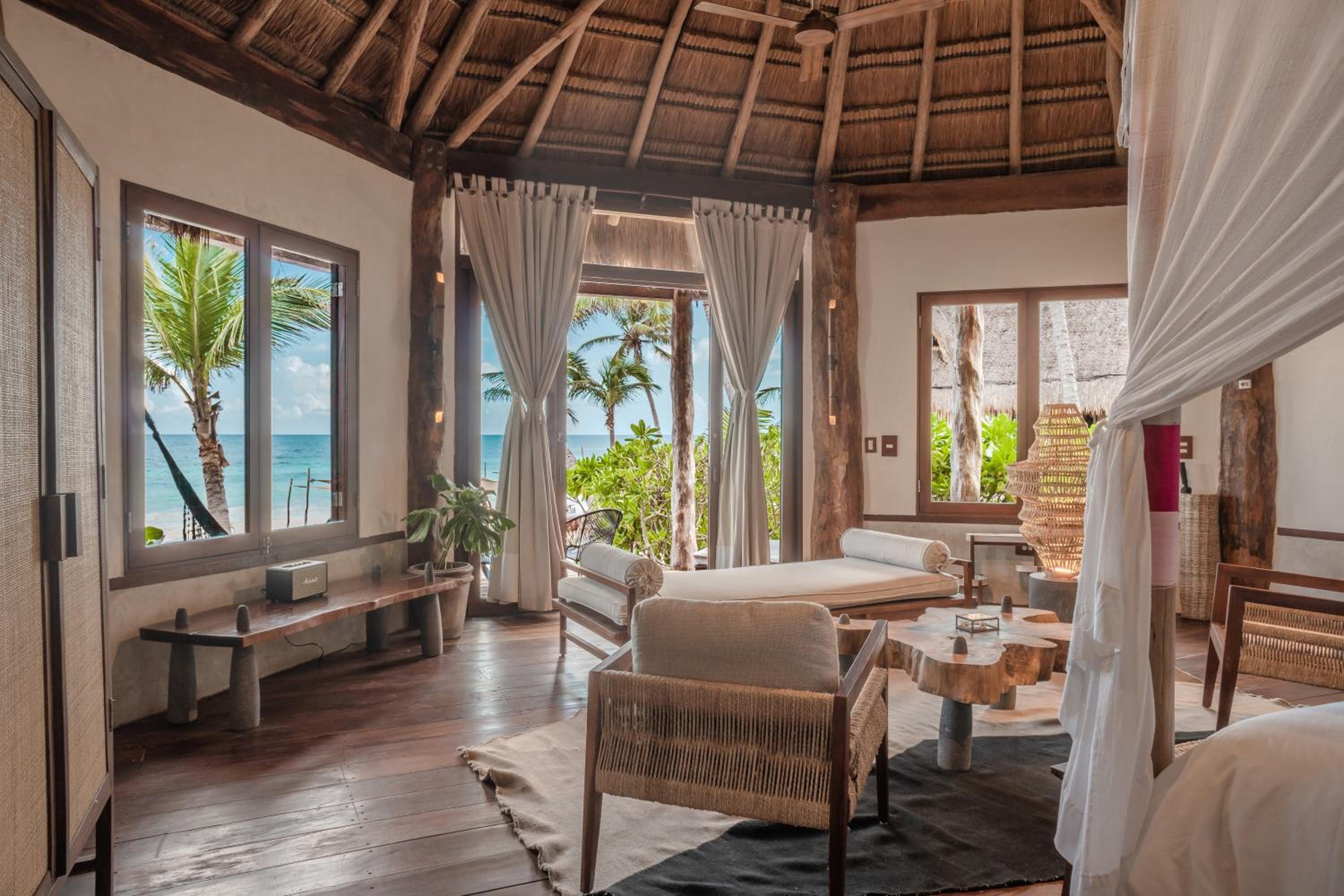 Master Suite Oceanfront - Photo 1
