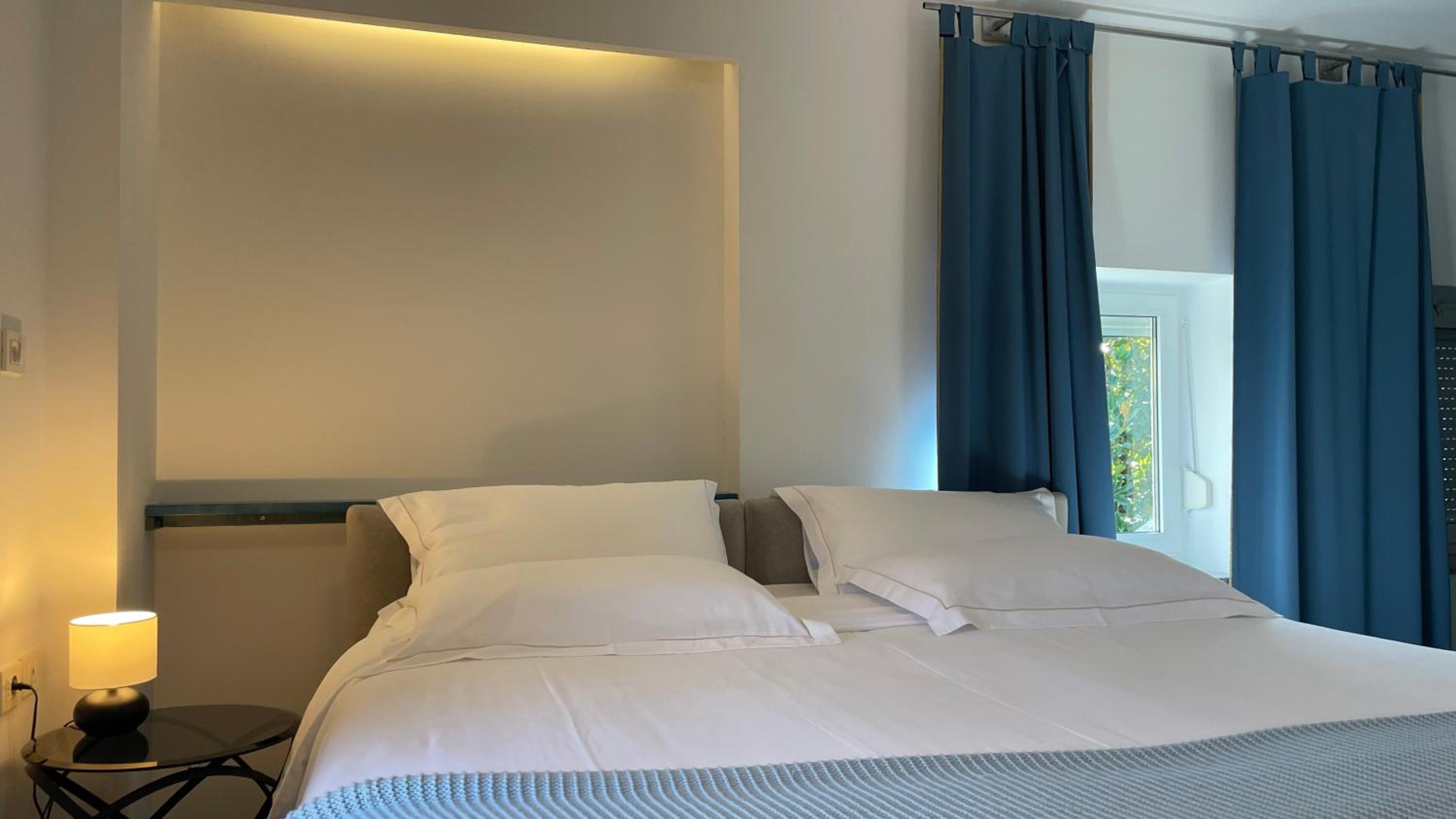 Deluxe Double Room - Photo 1
