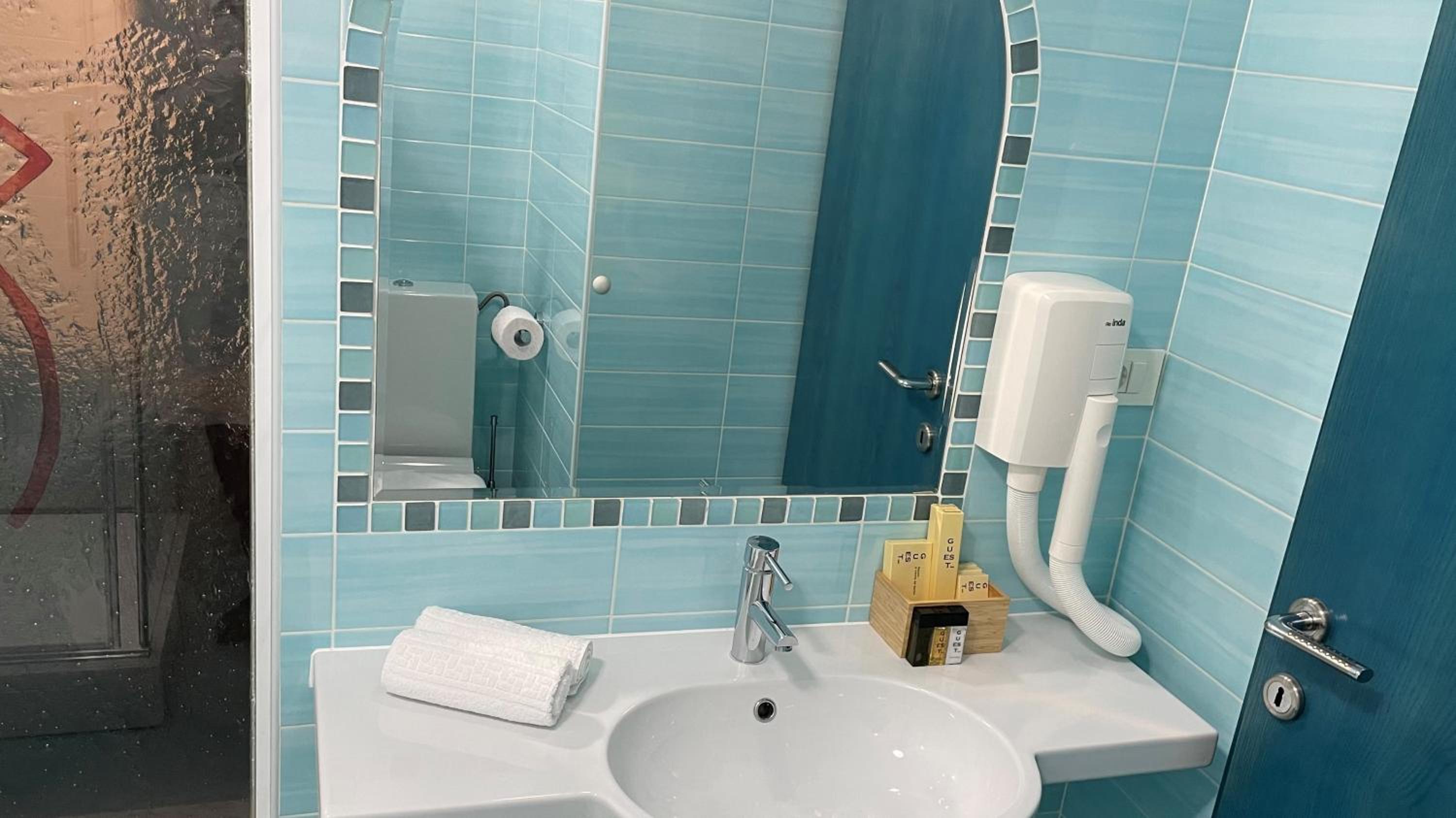 Deluxe Double Room - Photo 20