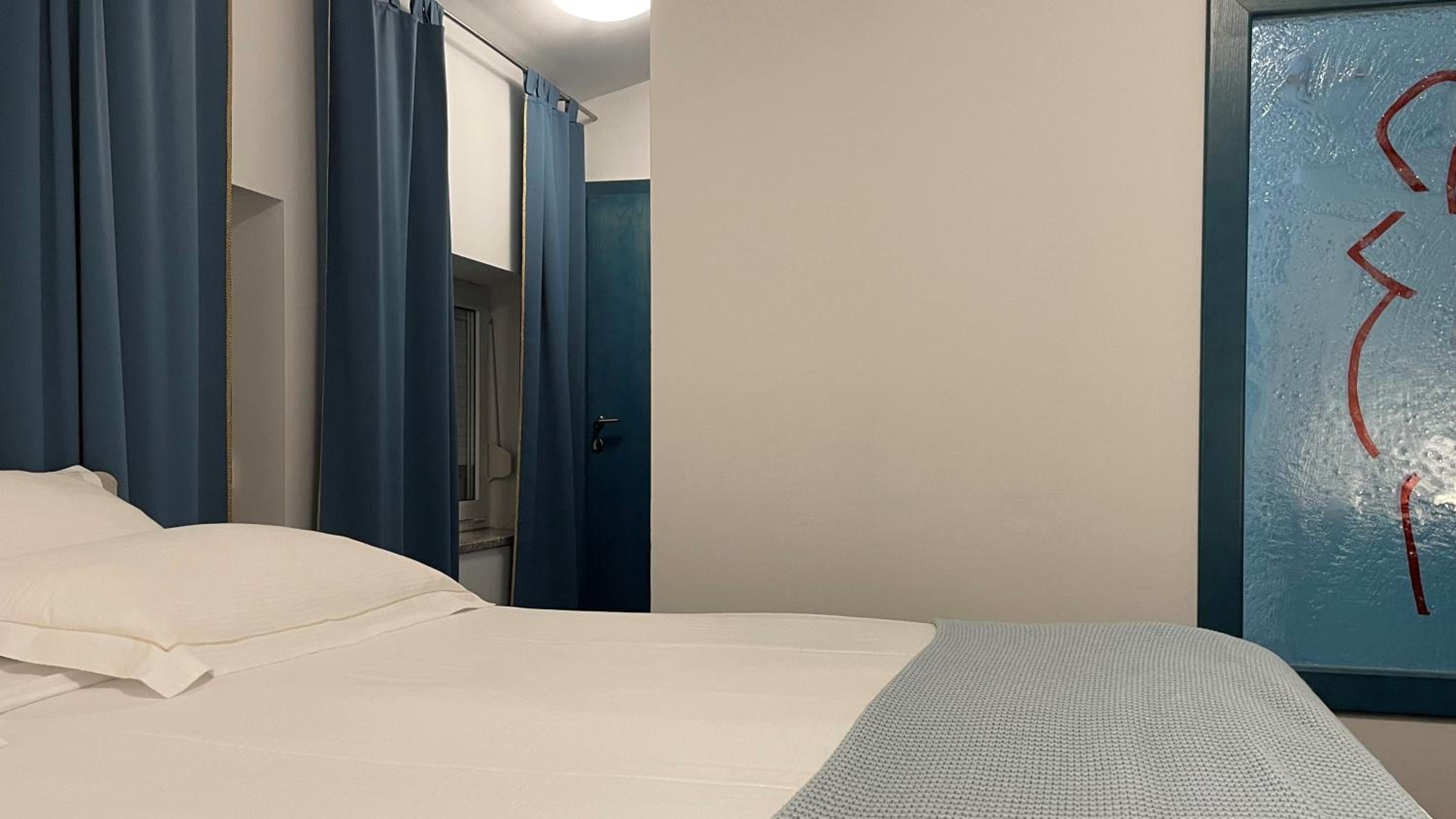 Deluxe Double Room - Photo 18