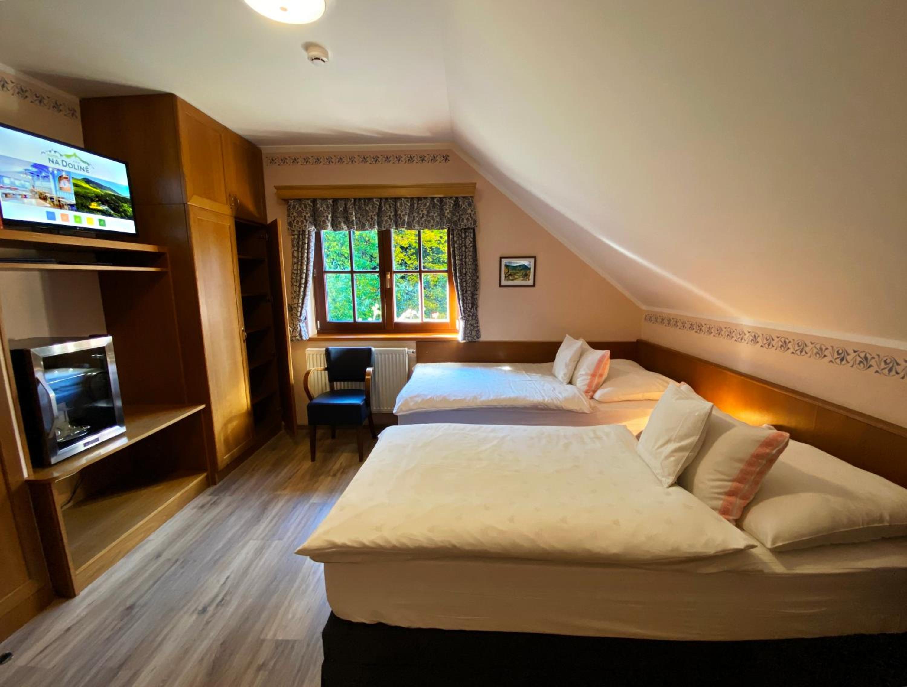 Twin Room - Photo 5