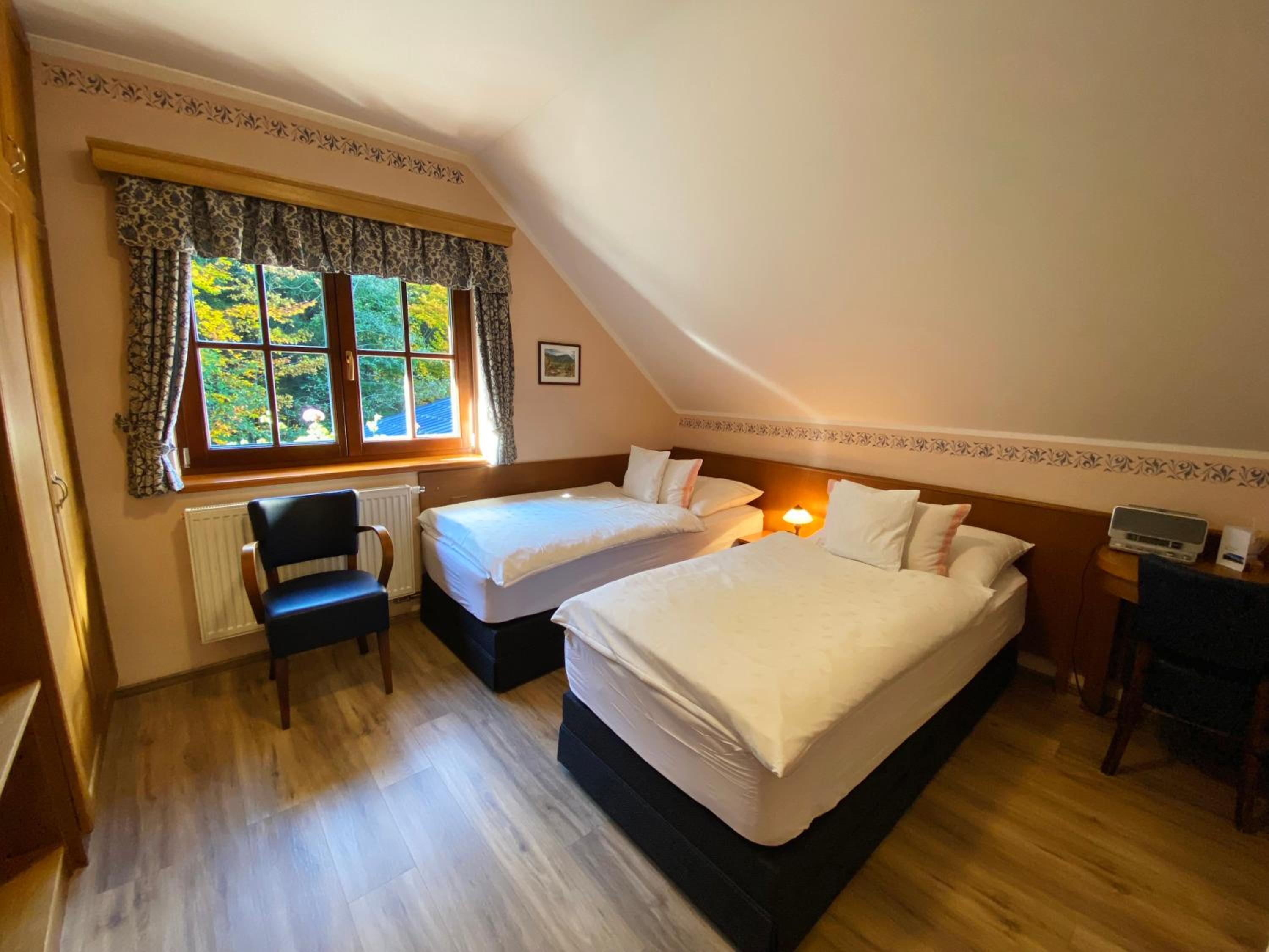 Twin Room - Photo 1