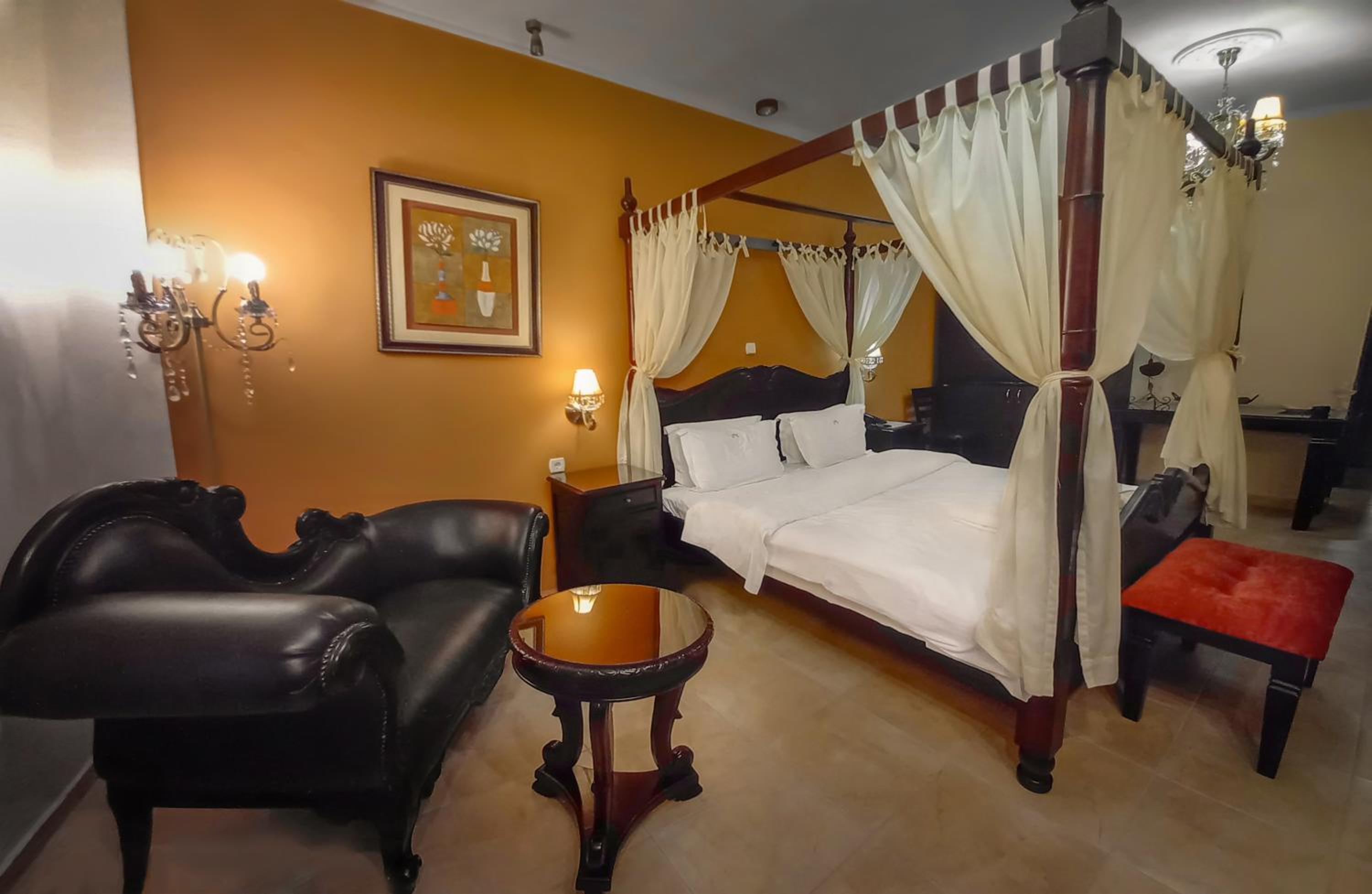 Double or Twin Room - Photo 4