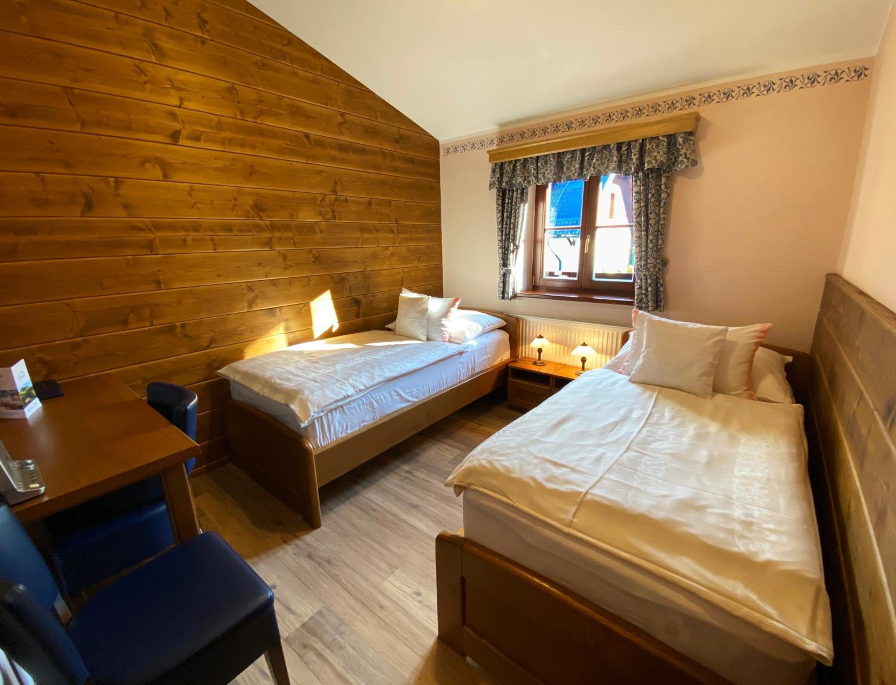 Double or Twin Room photo 3