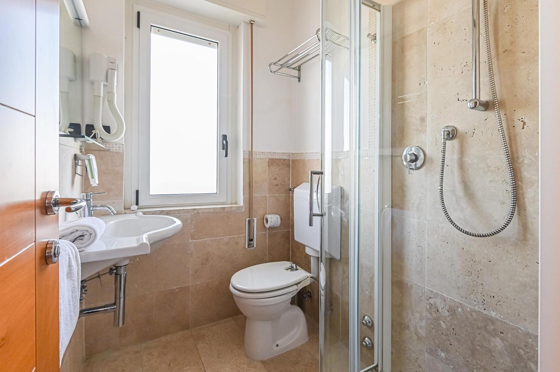Triple Room with Sea View and Beach Access photo 2