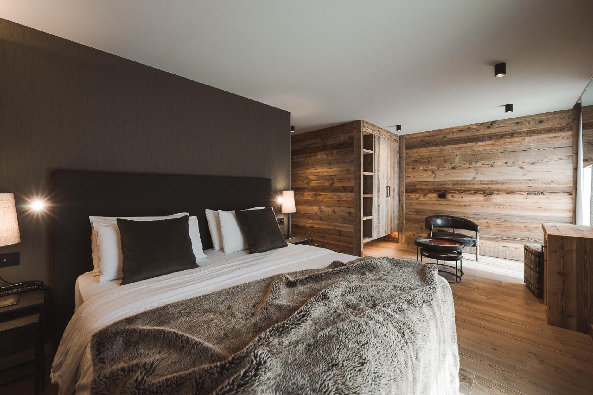 Superior Double or Twin Room photo 3
