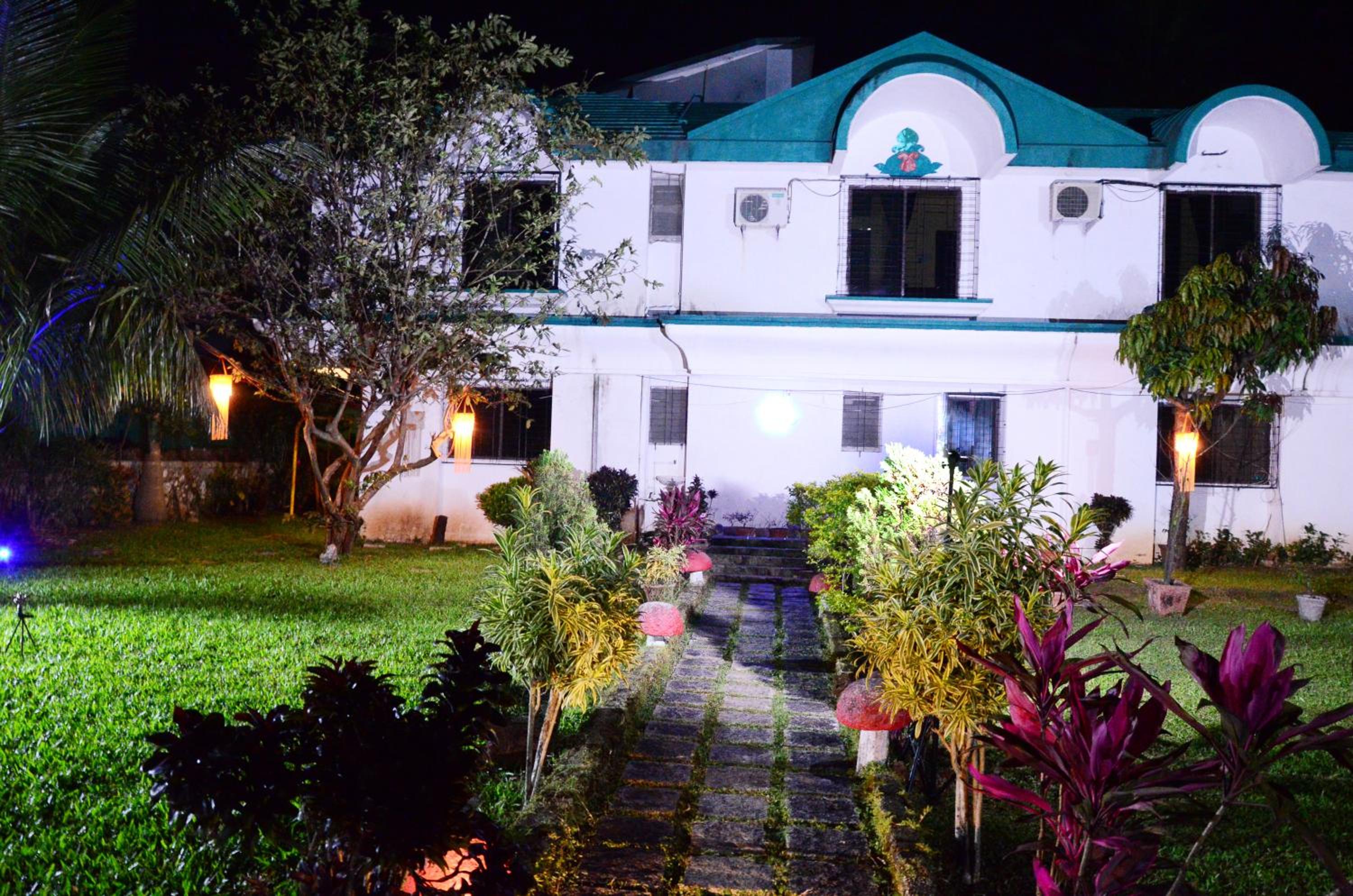 Three-Bedroom Villa photo 2