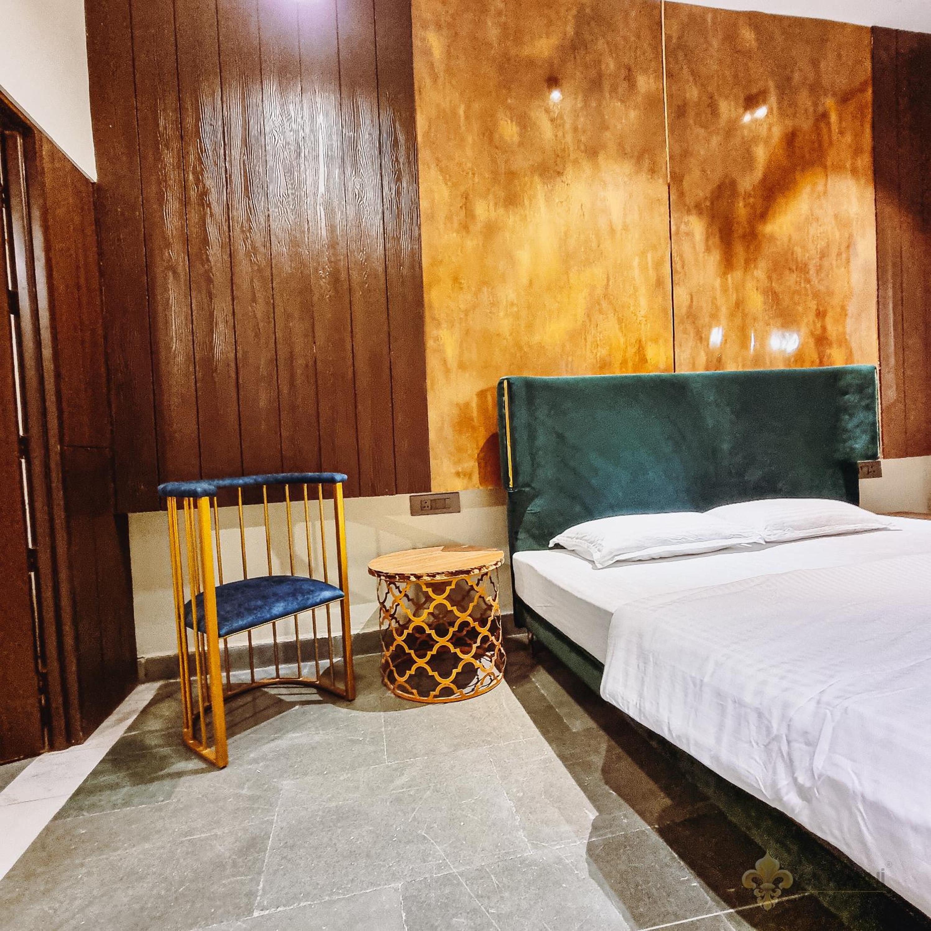 Superior King Room - Photo 4