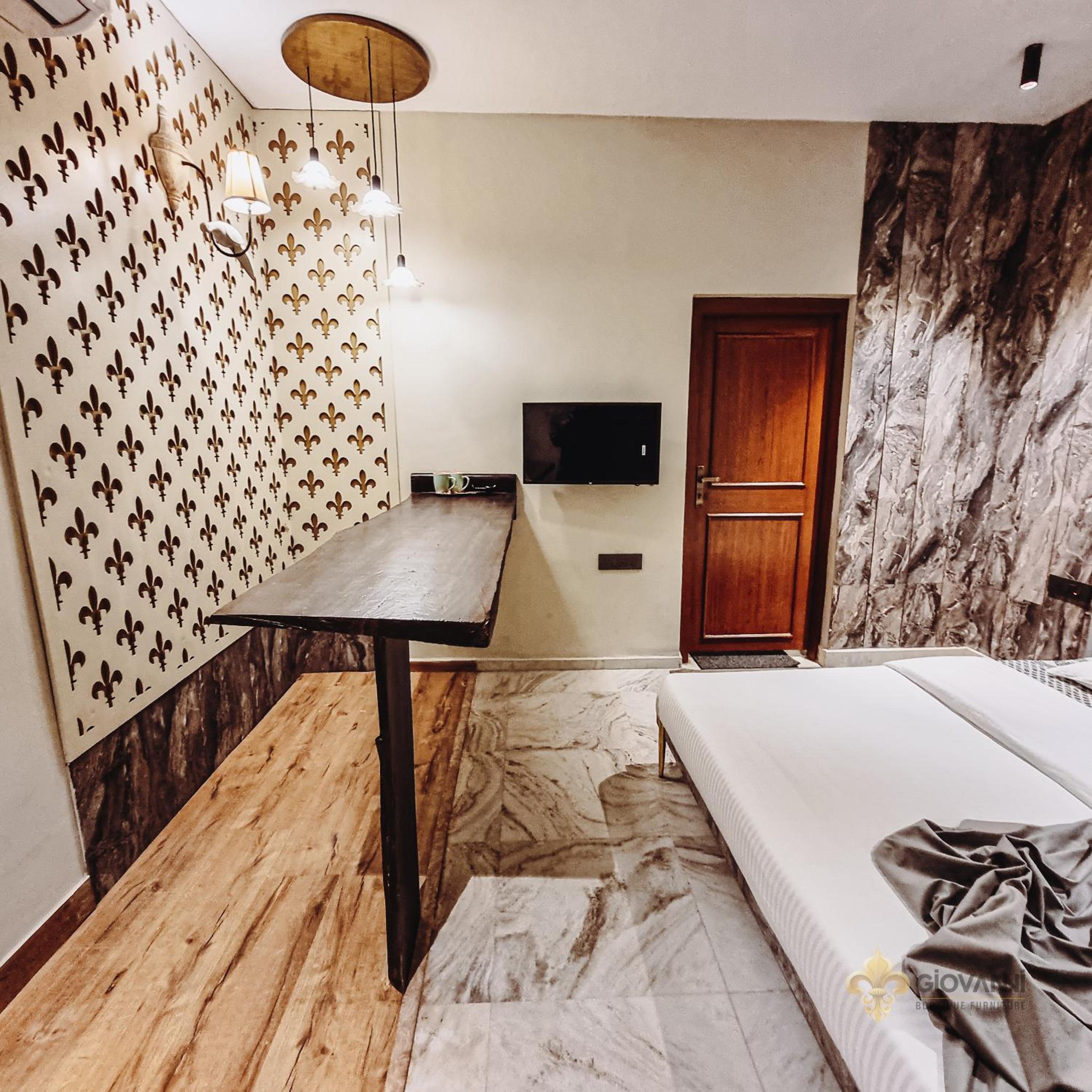 Superior King Room - Photo 9