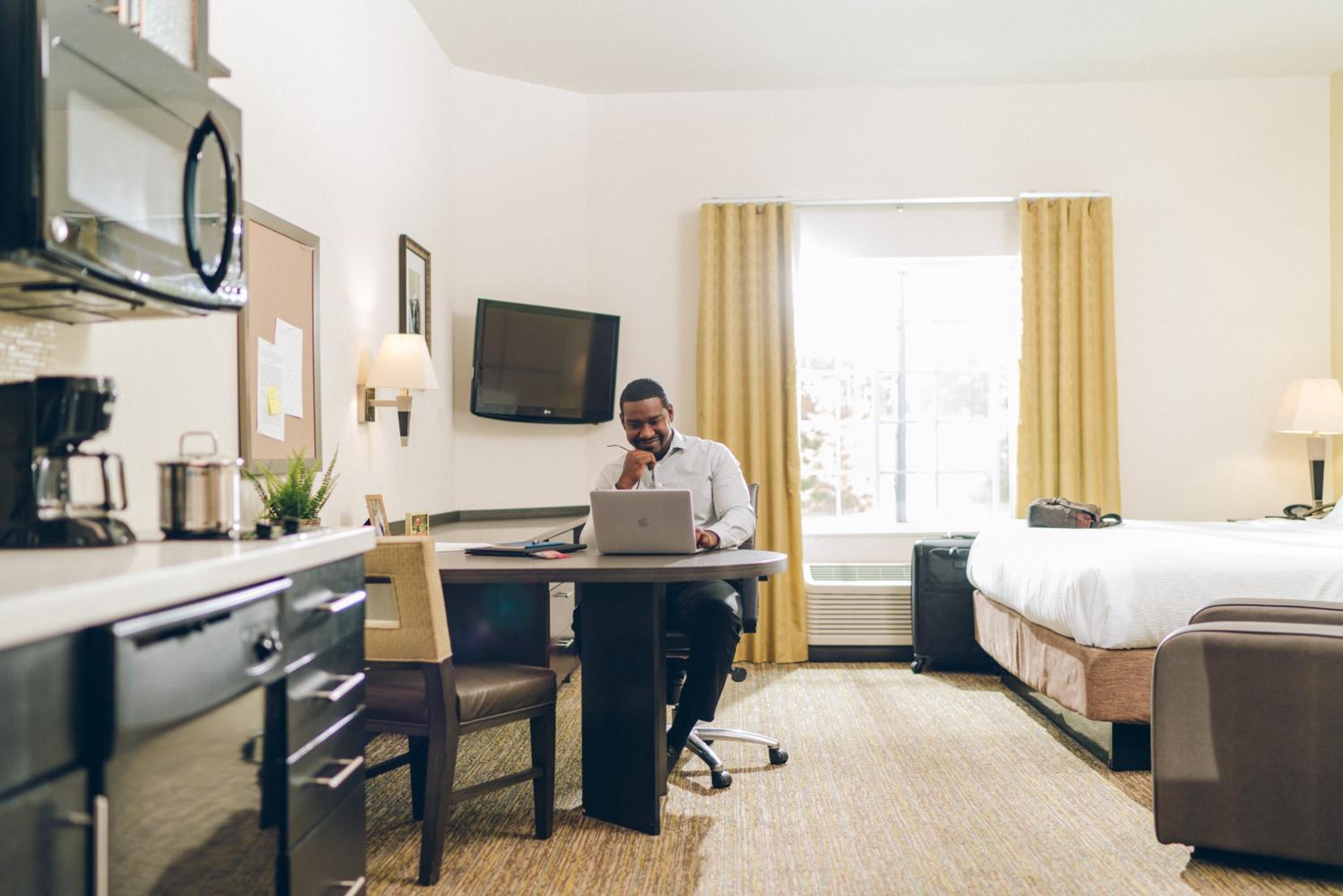 Studio Queen Suite - Photo 4