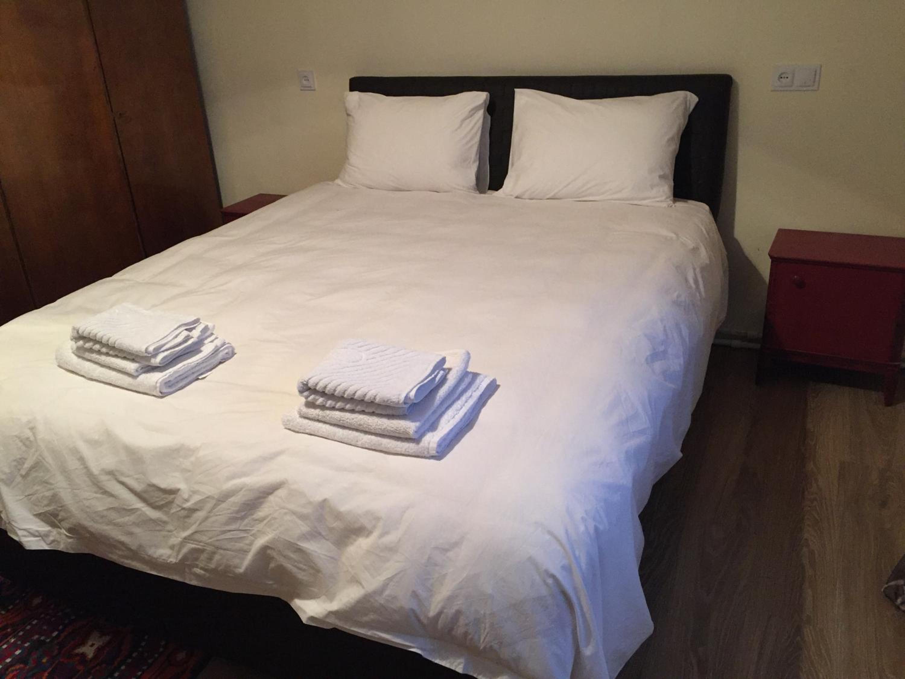 Basic Triple Room With Shared Bathroom photo 1