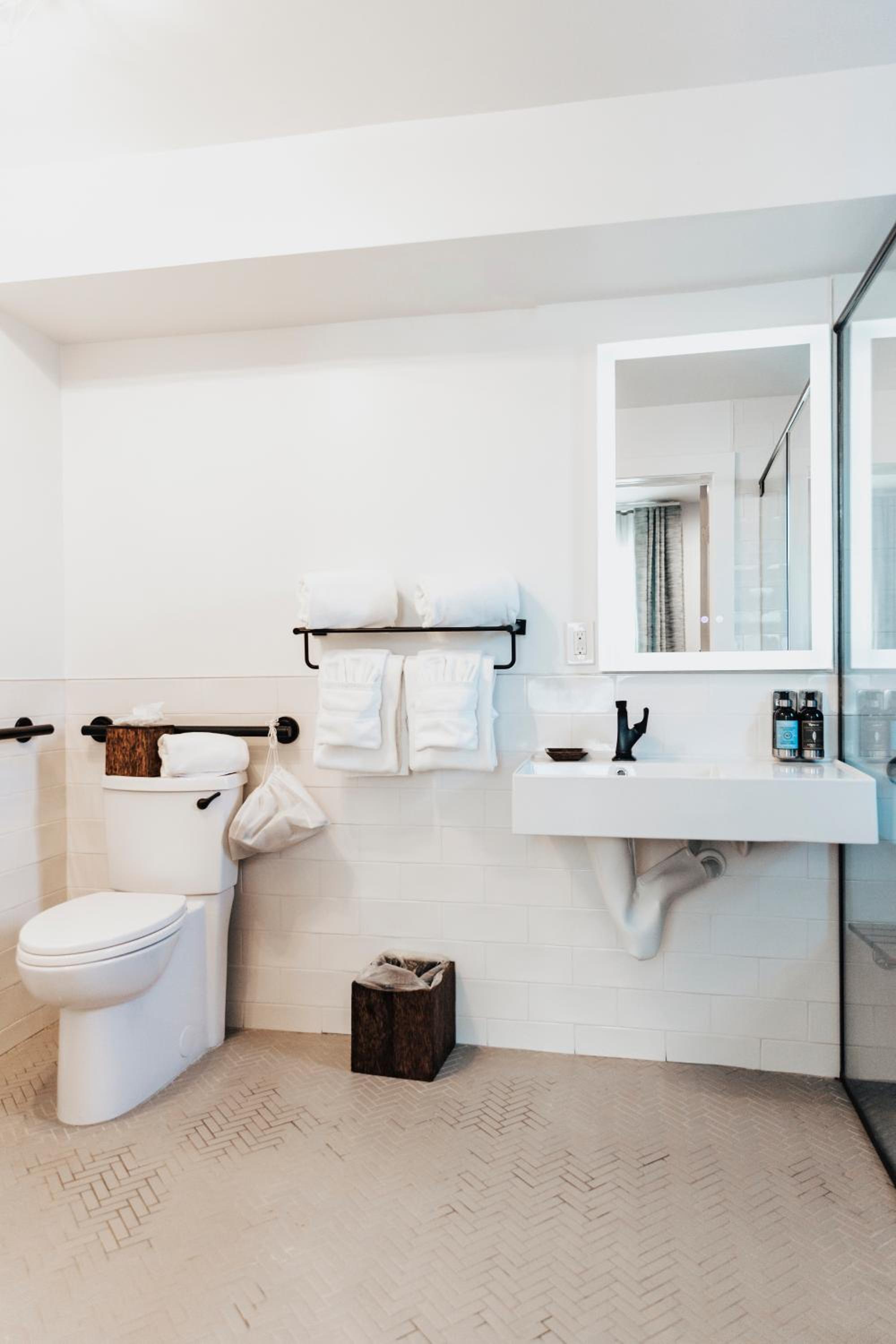 The Saint Hotel, Photo 9