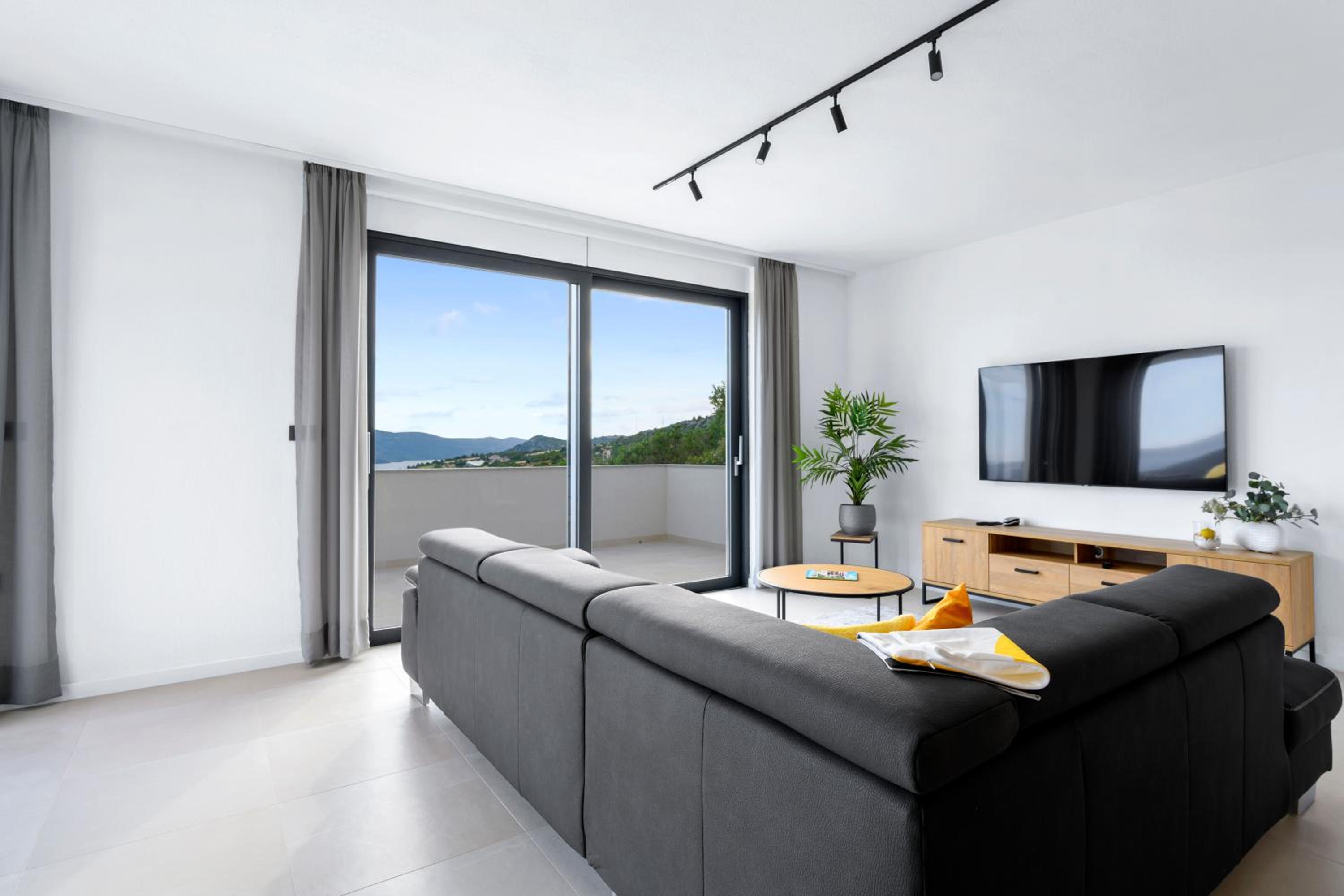 Villa photo 1