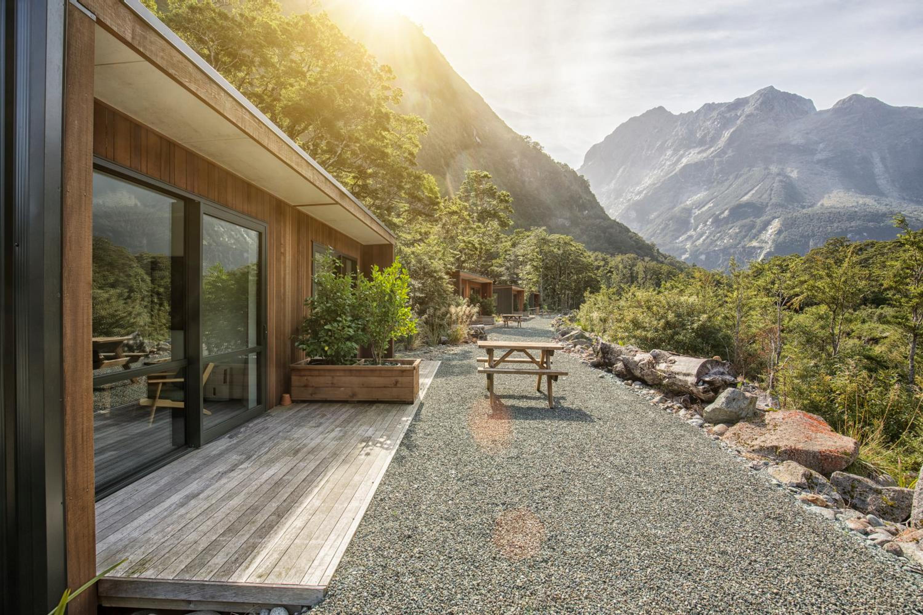 Deluxe Double Room with Mountain View - Photo 3