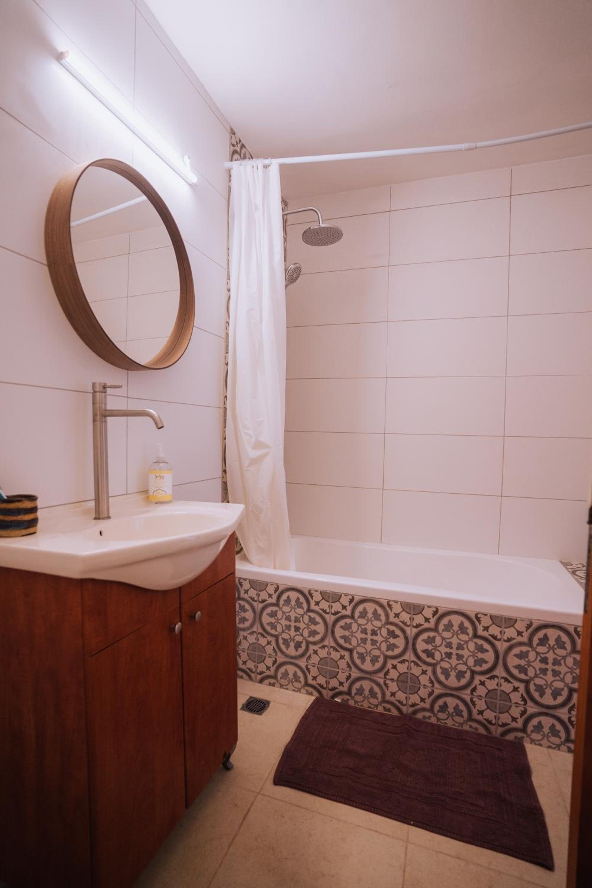 Three-Bedroom Apartment - Photo 7