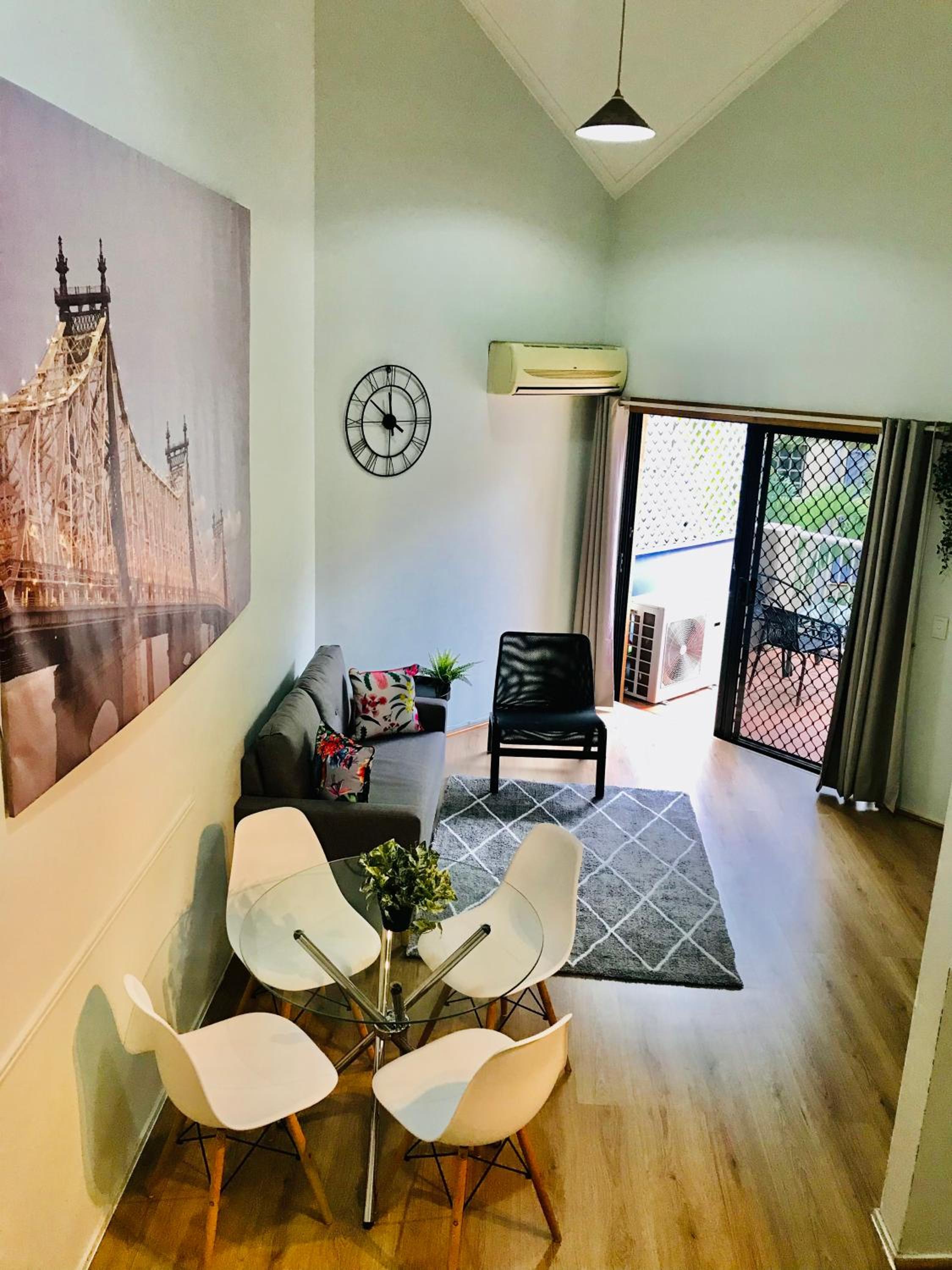 Apartment - Photo 3