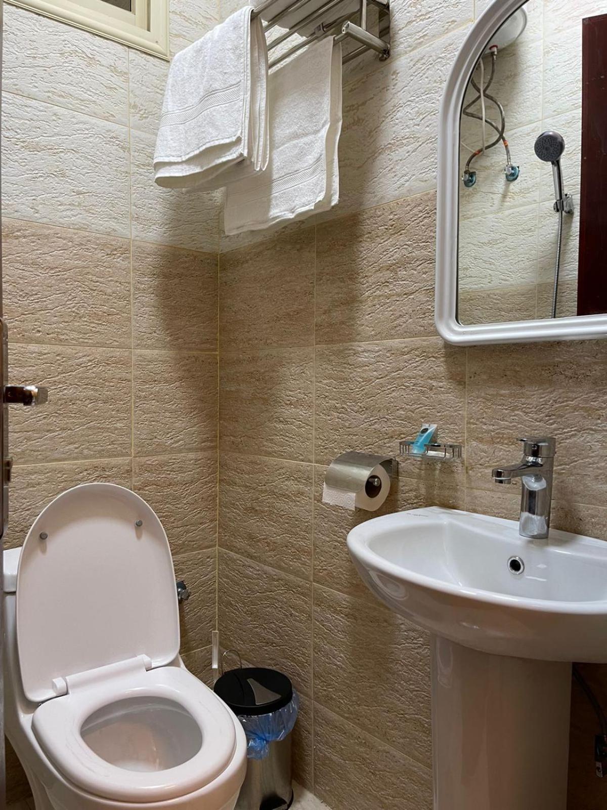 Deluxe King Room photo 3