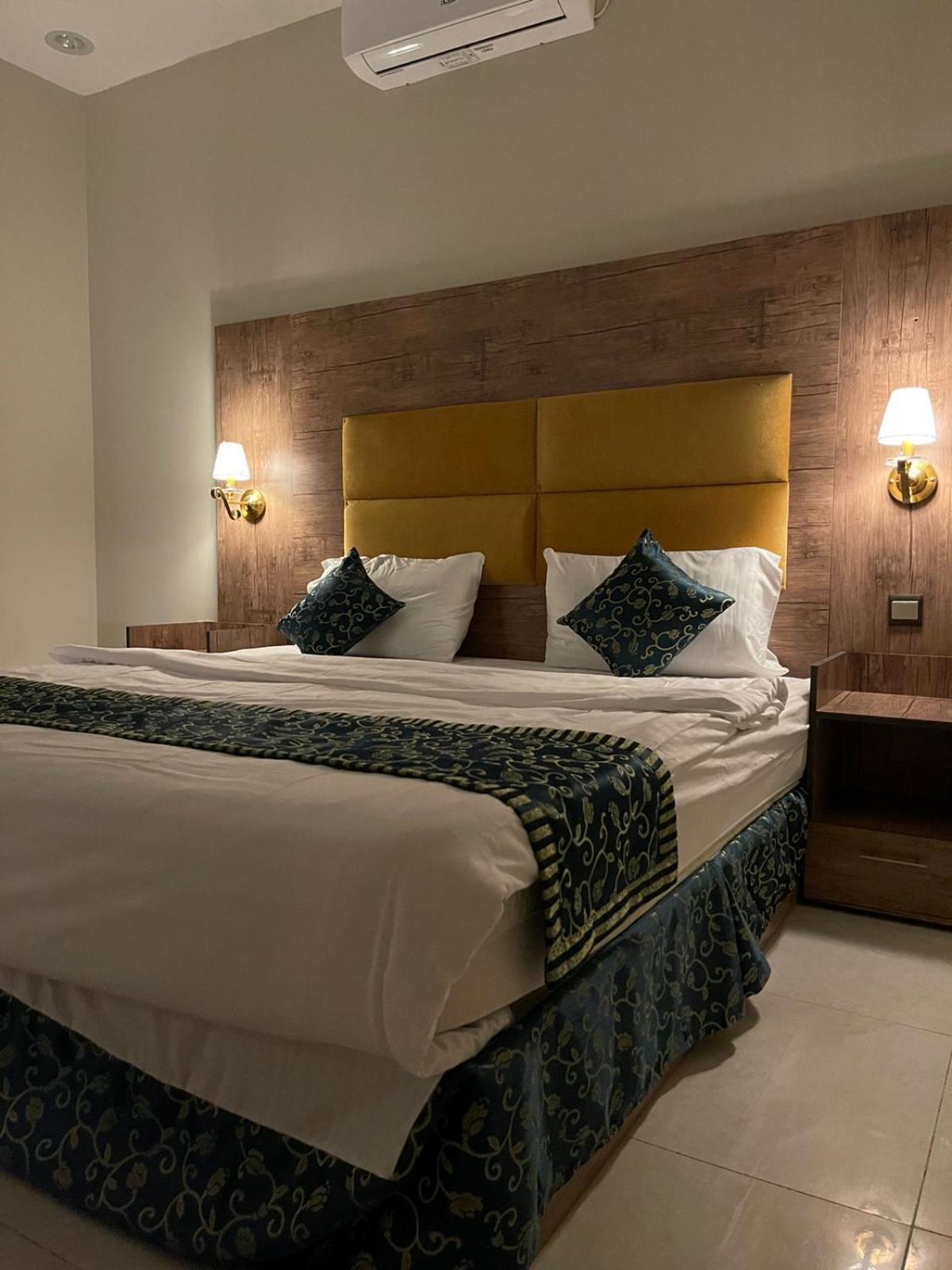 One-Bedroom Suite photo 1