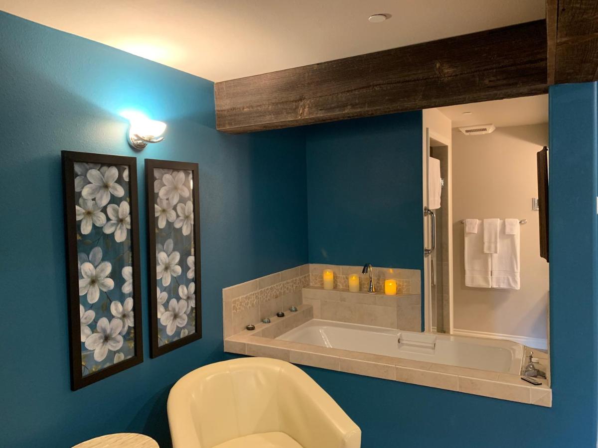 Deluxe King Room photo 3