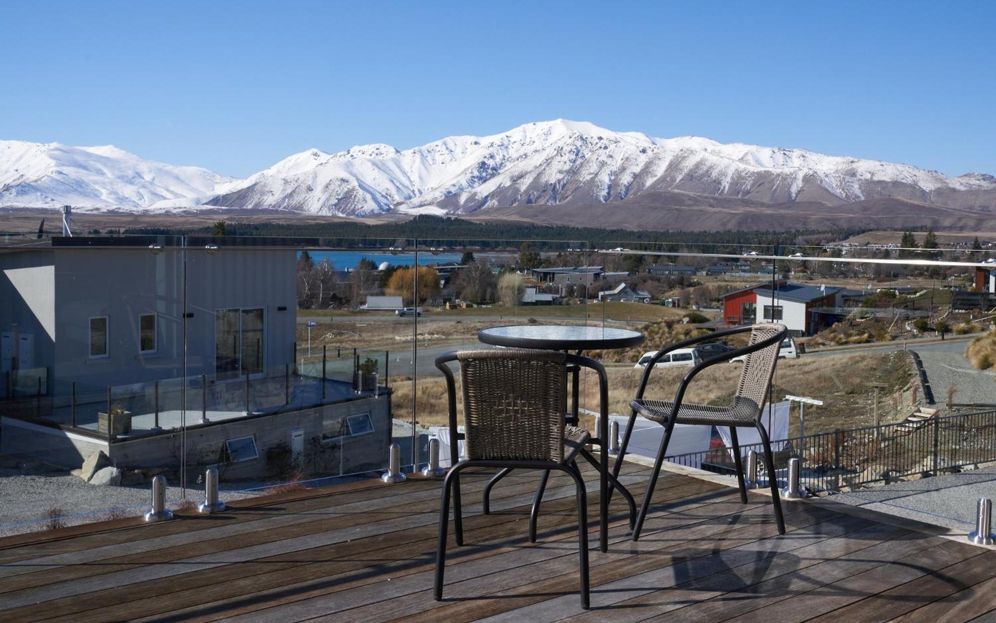 Apartment with Lake View - Photo 7