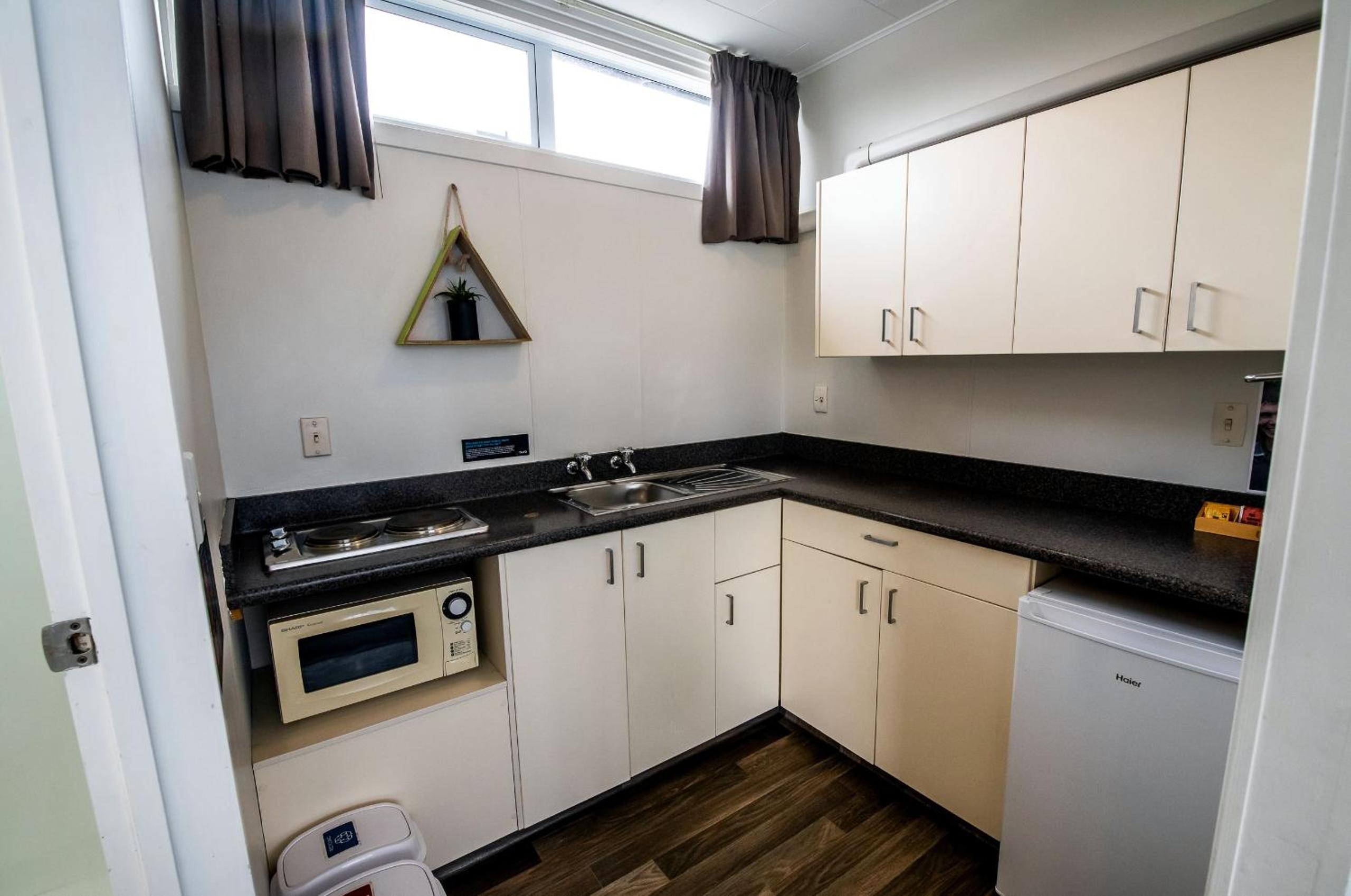 Two-Bedroom Compact Apartment photo 2