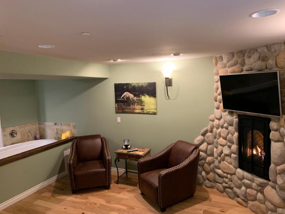 Deluxe King Room photo 1