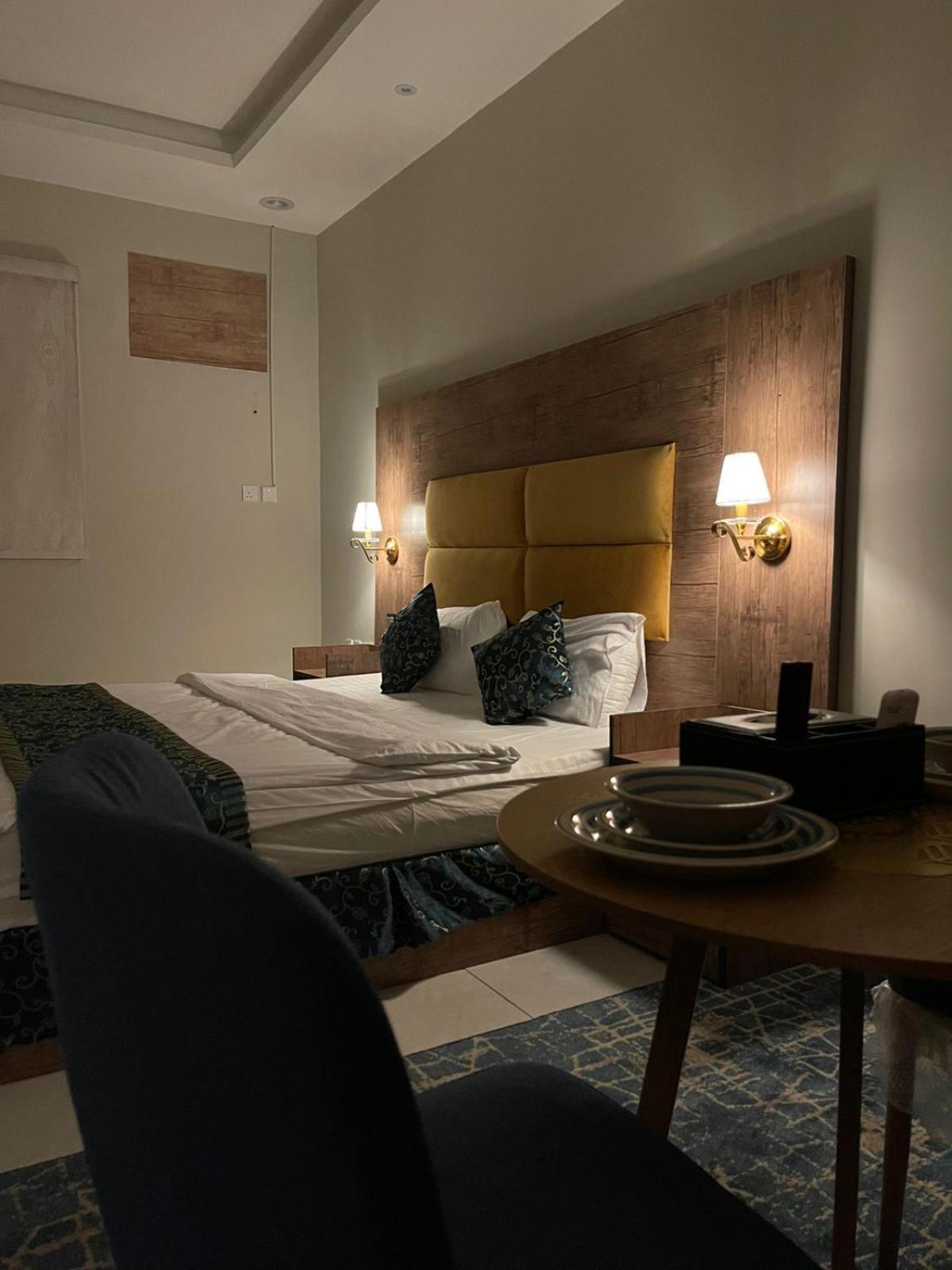 Deluxe King Room photo 1