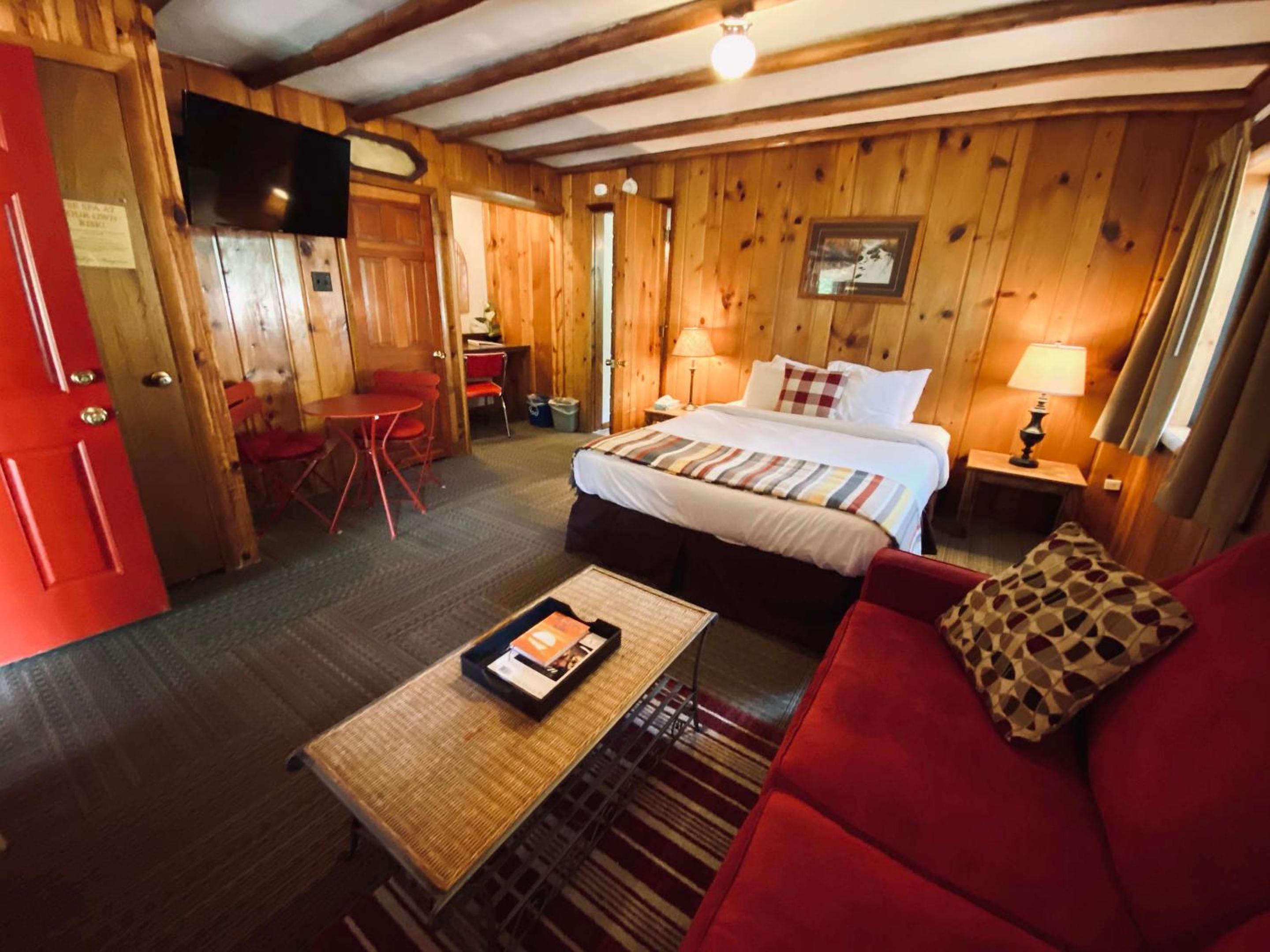 Hideaway Suite photo 2
