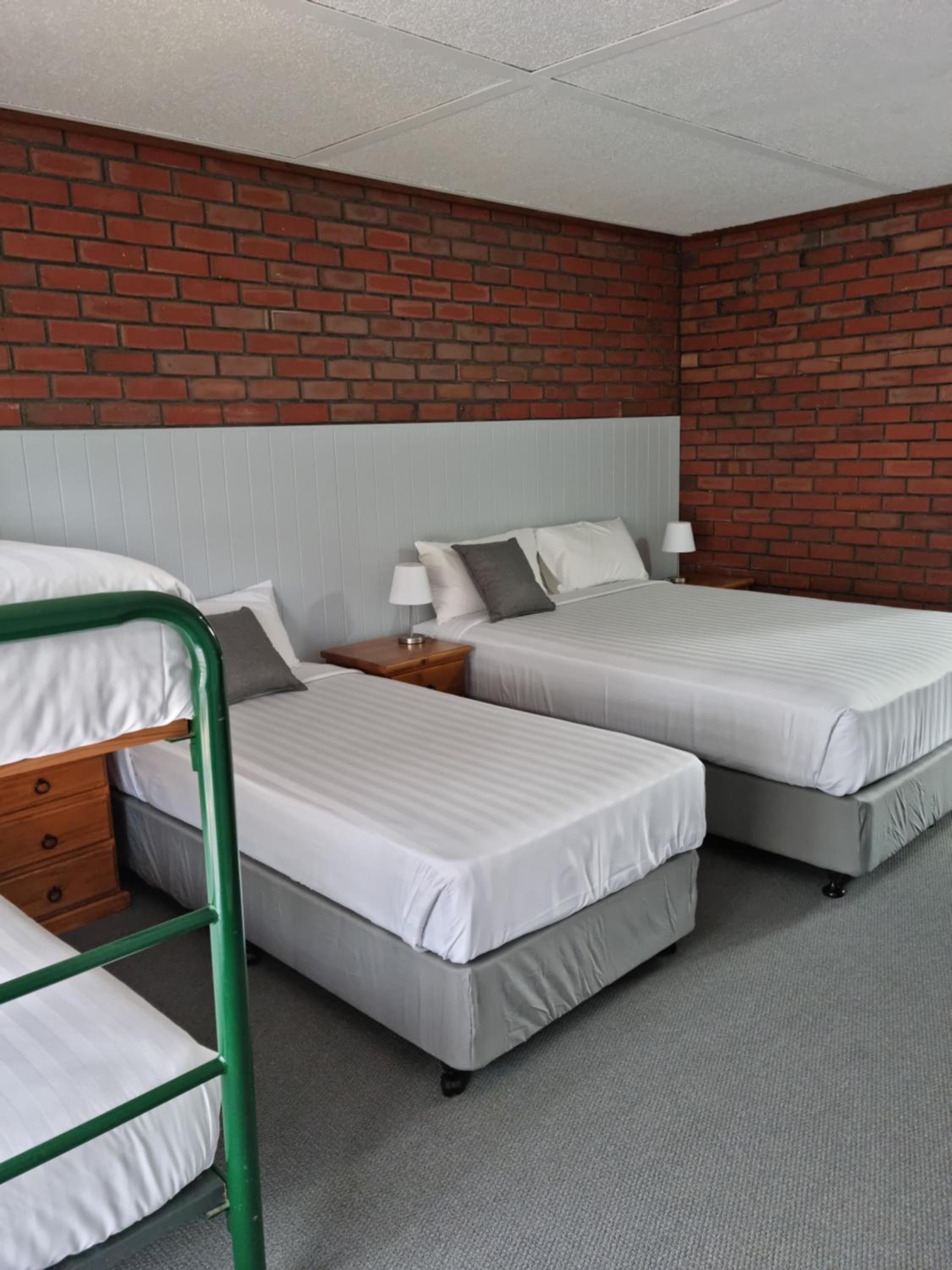 Deluxe Family Suite photo 1