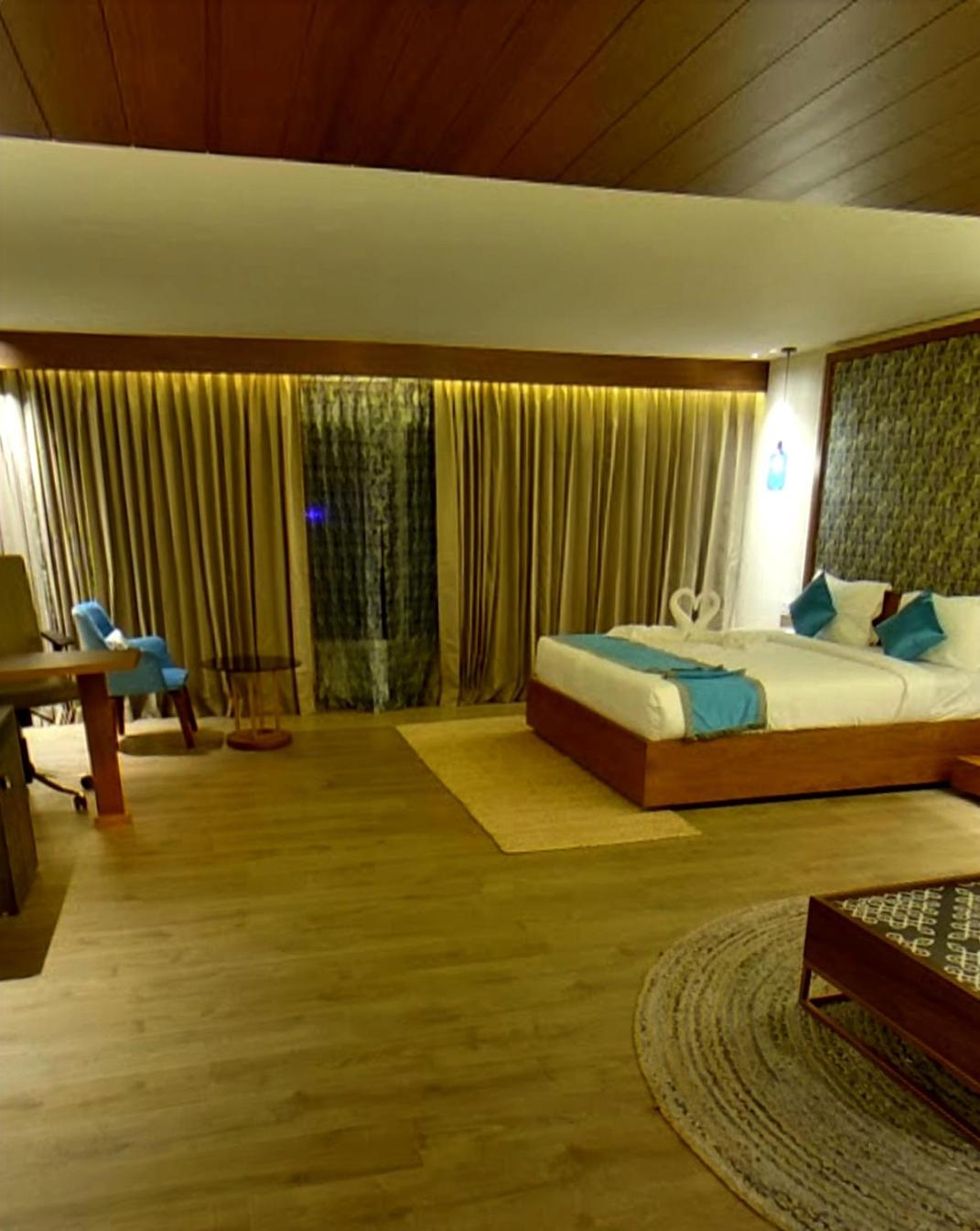 King Suite - Photo 5