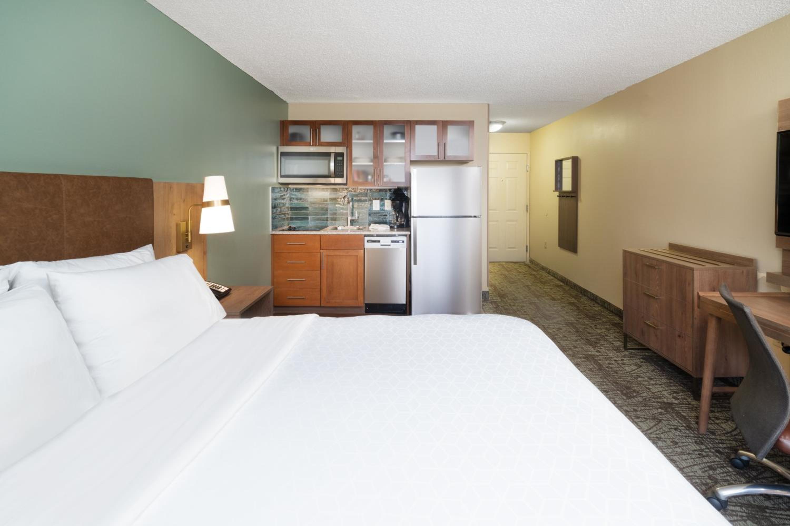 Studio Suite - Photo 4