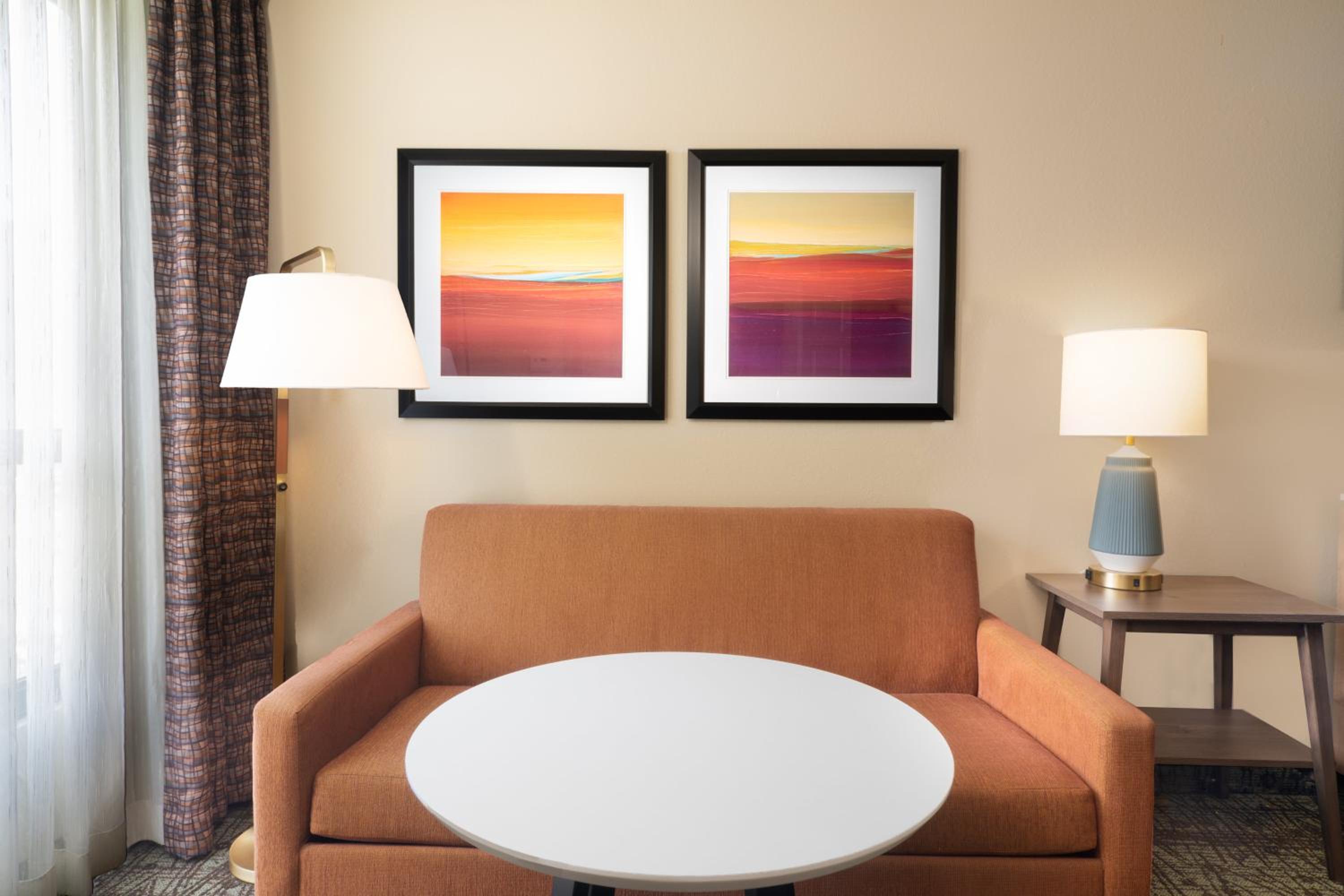 One-Bedroom King Suite - Photo 3