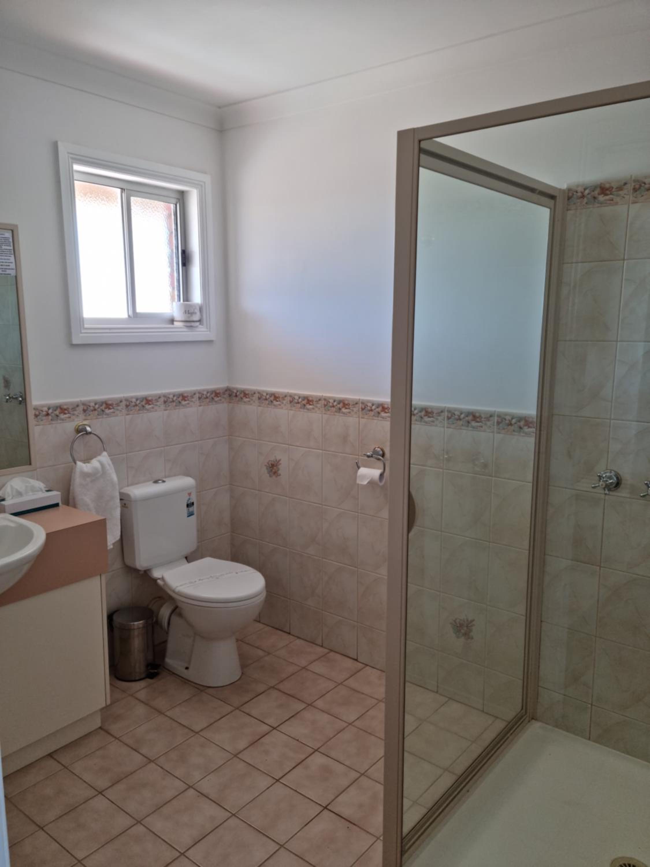 Queen Room with Spa Bath photo 2