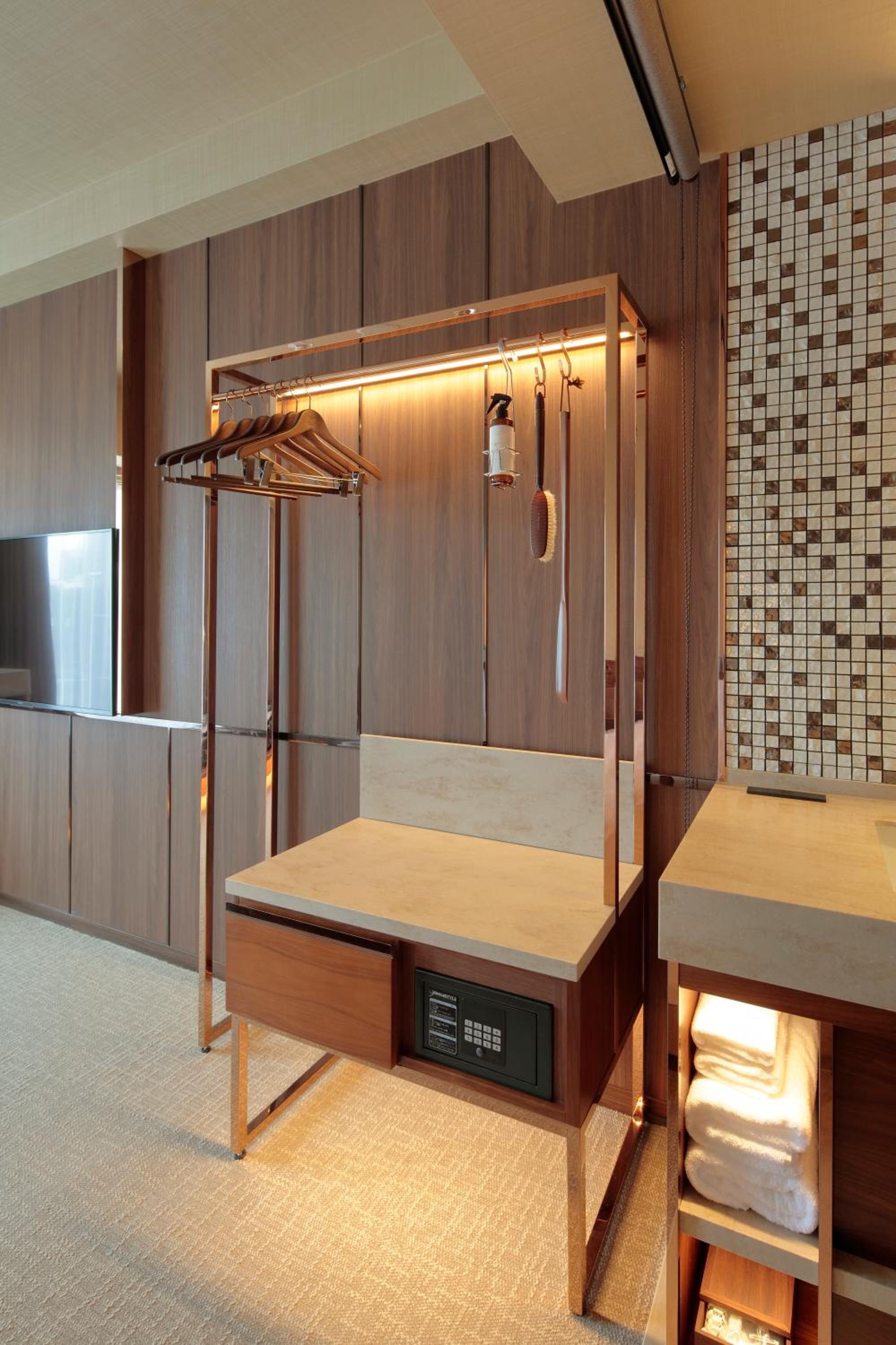 Executive King Room - Photo 6