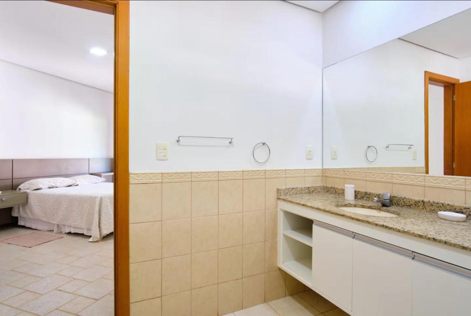 Apartment with Sea View - Photo 5