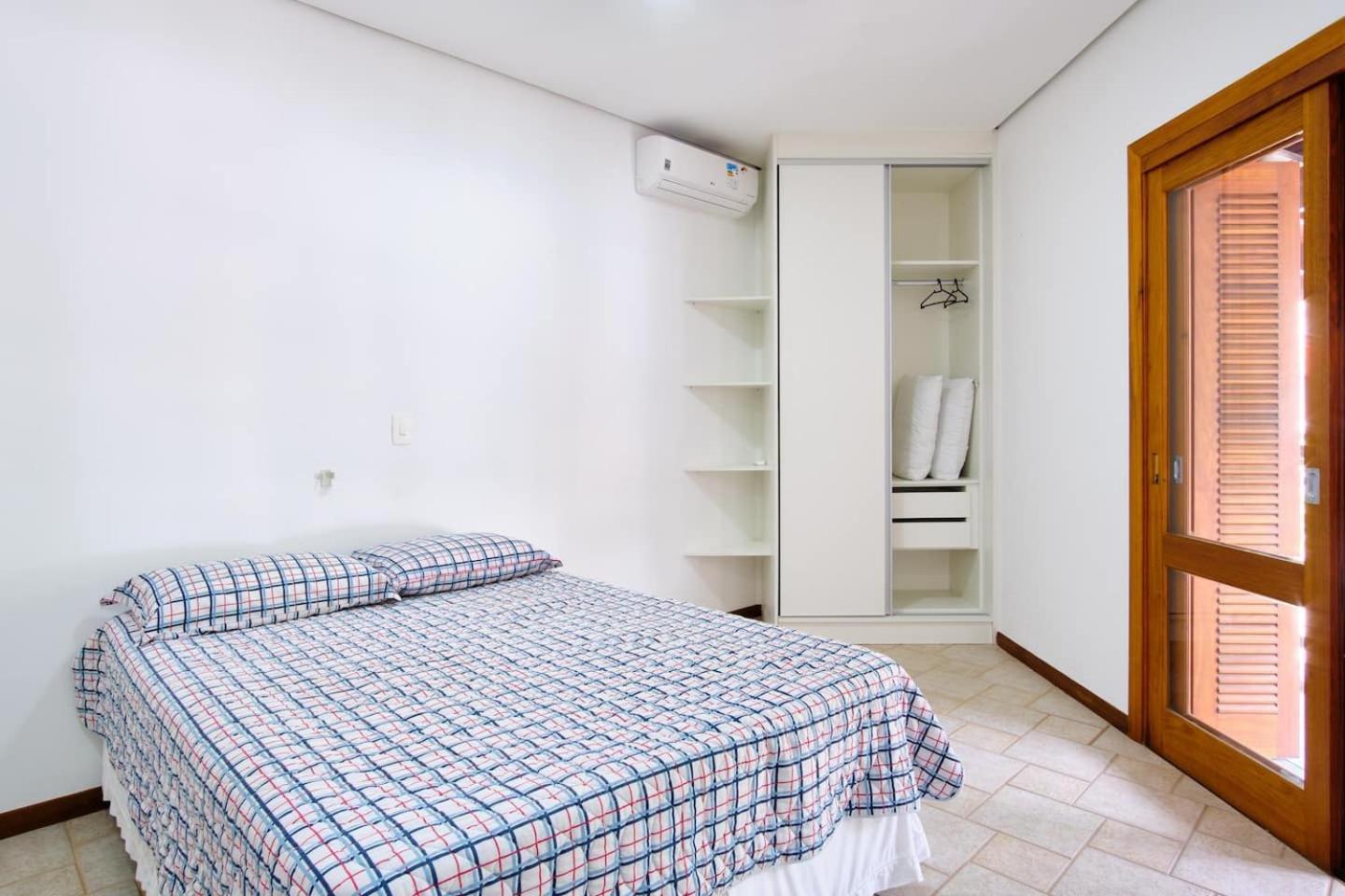 Apartment with Sea View - Photo 9