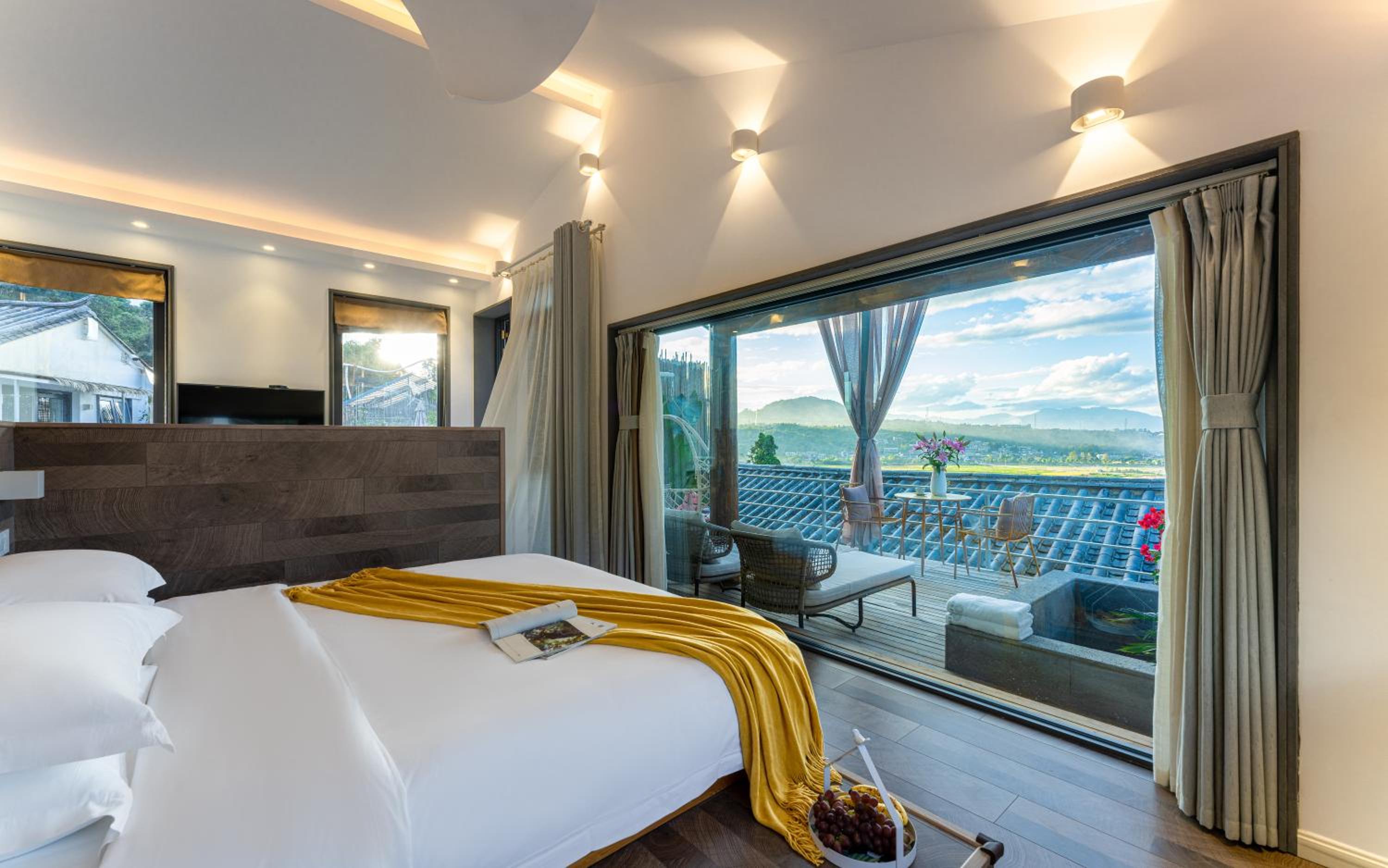 Deluxe Double Room with Balcony photo 1