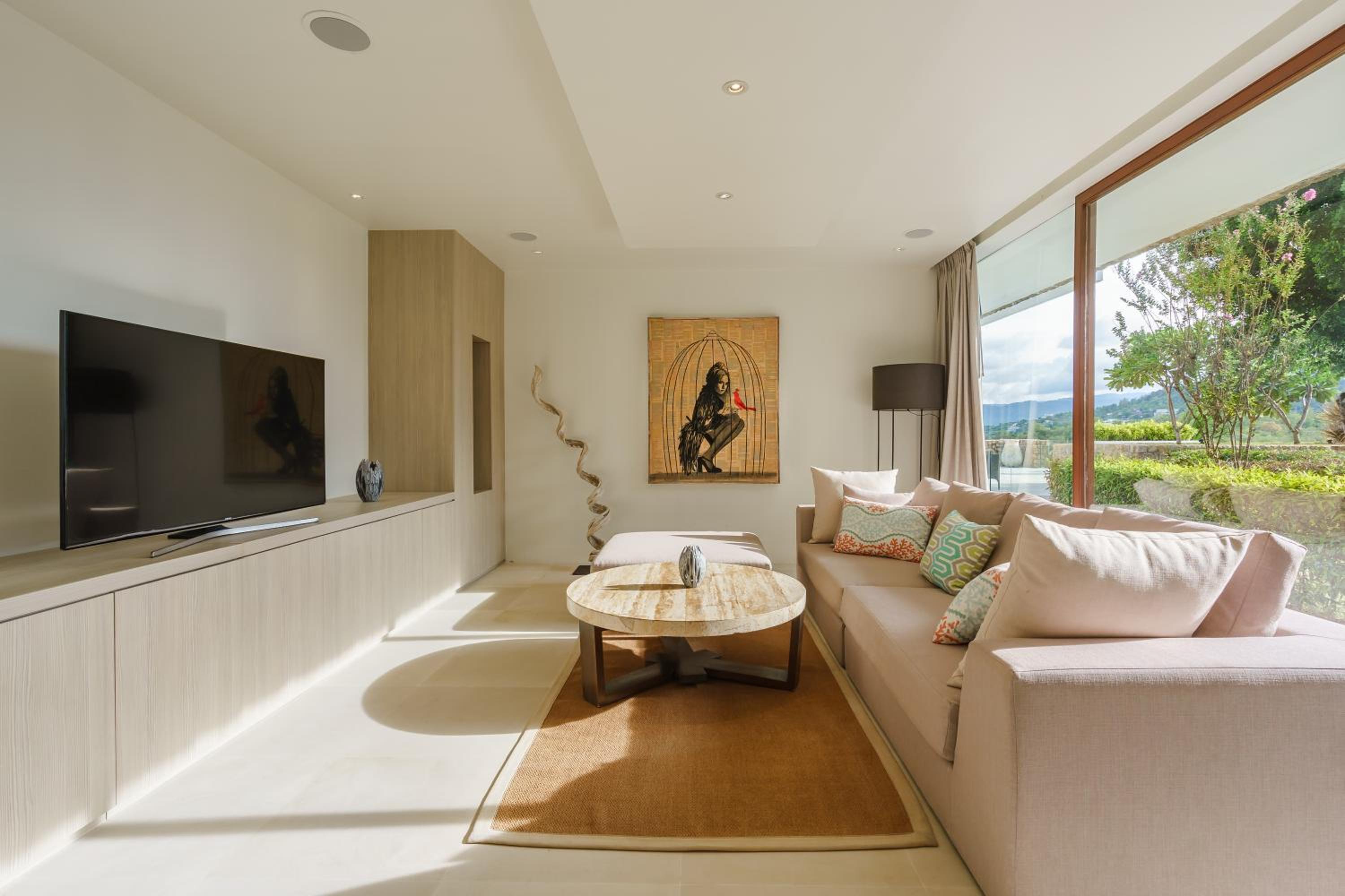 Five-Bedroom Villa photo 1
