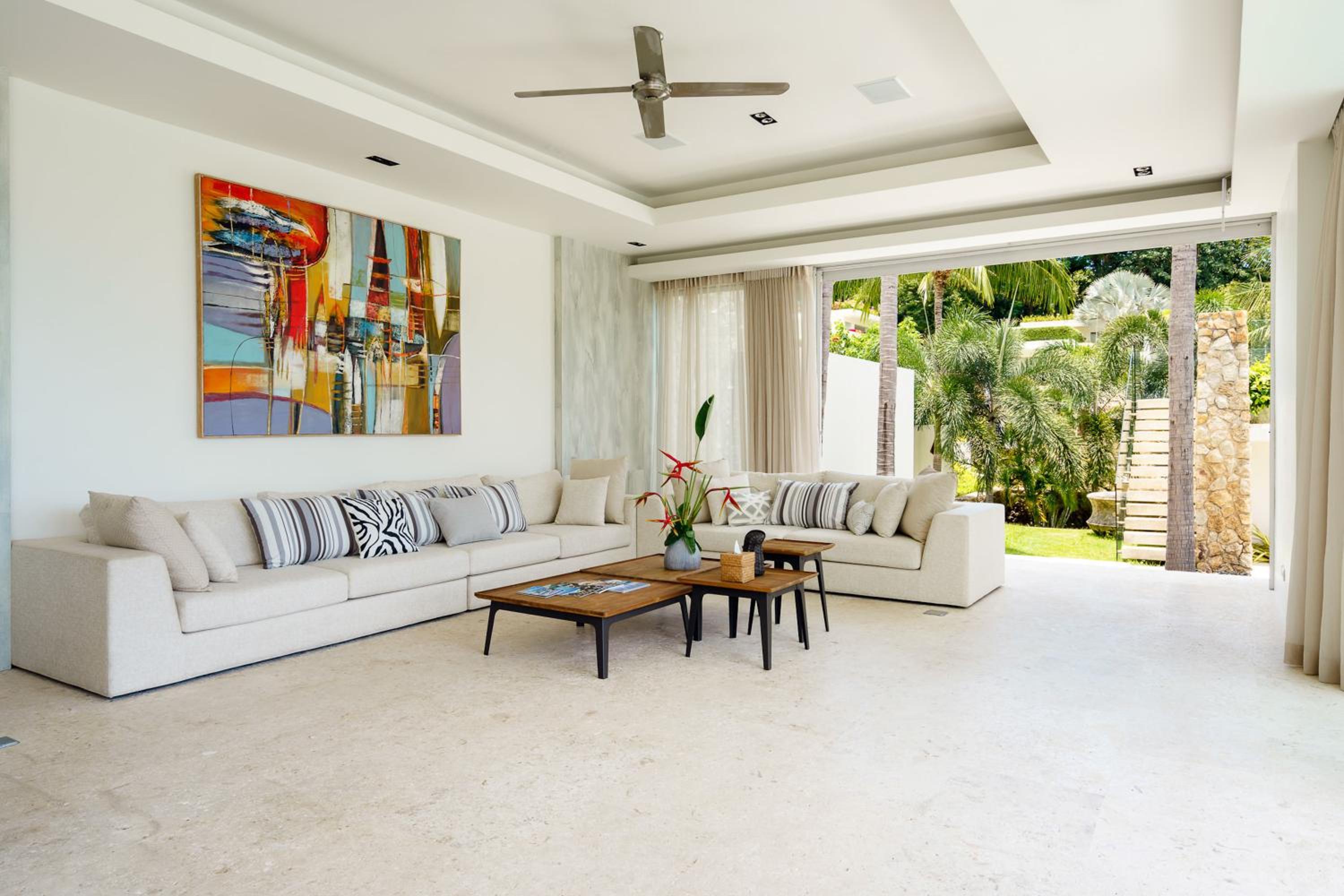 Six-Bedroom Villa photo 1