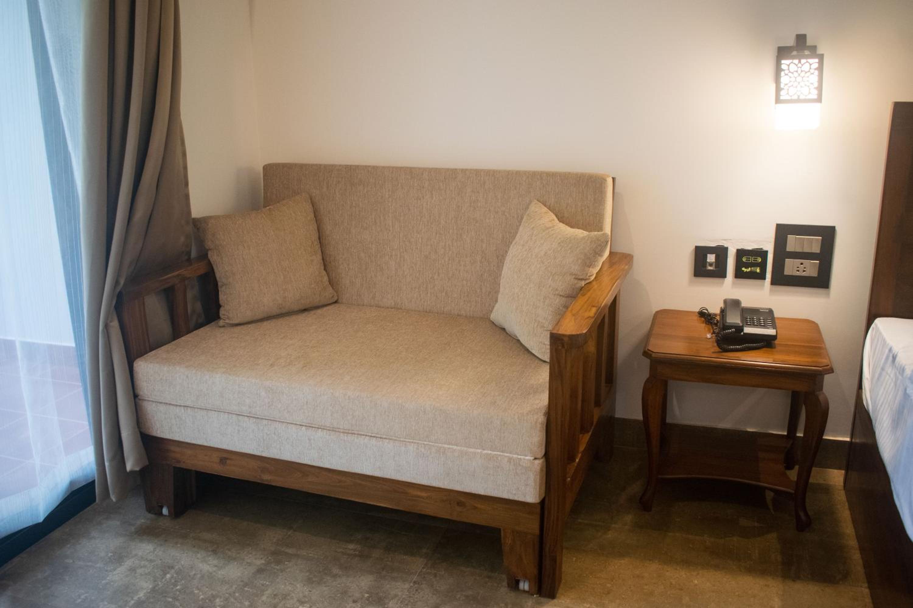 Luxury Room with Garden View - Photo 2