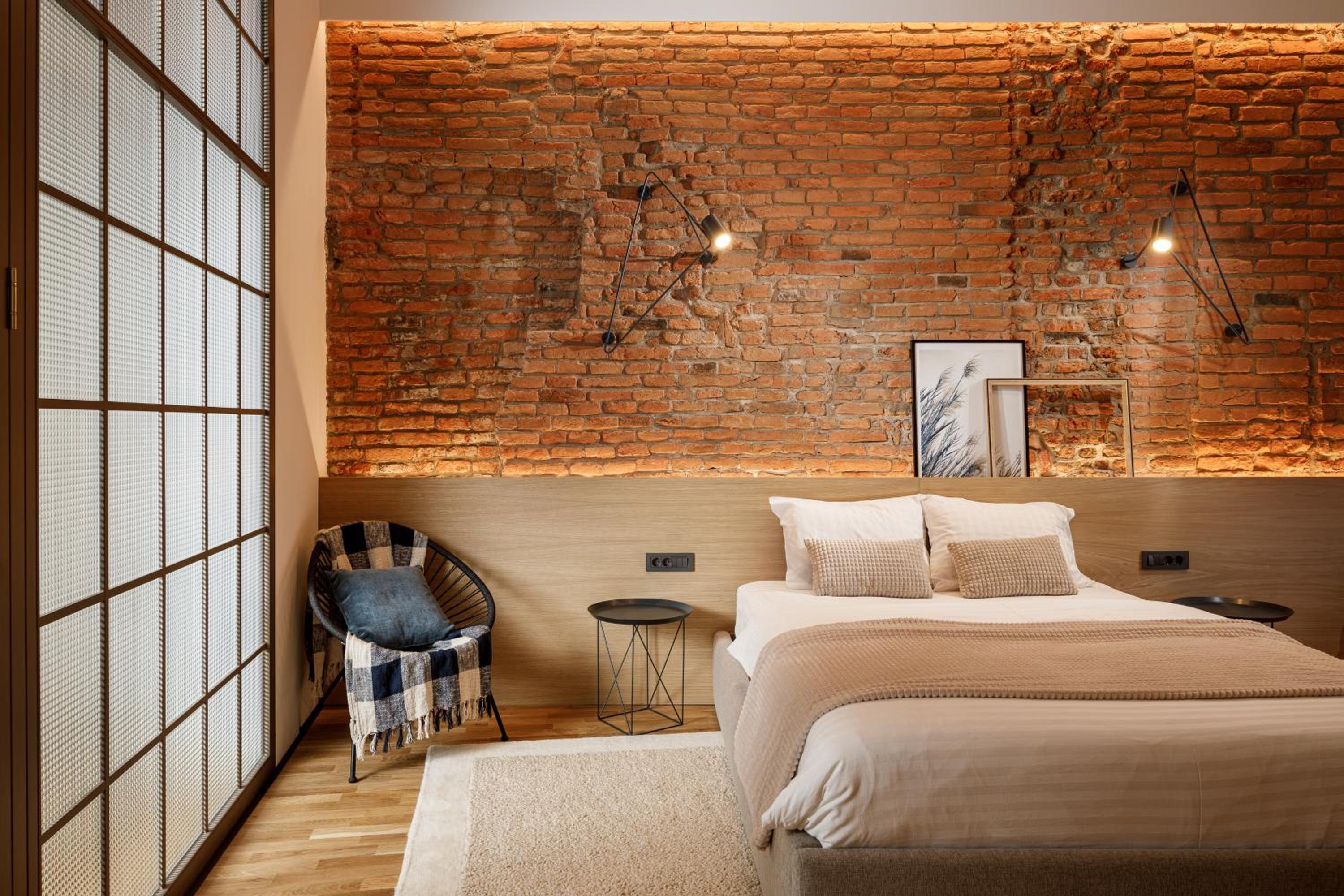 Deluxe Apartment with Hanging Chair - Photo 16