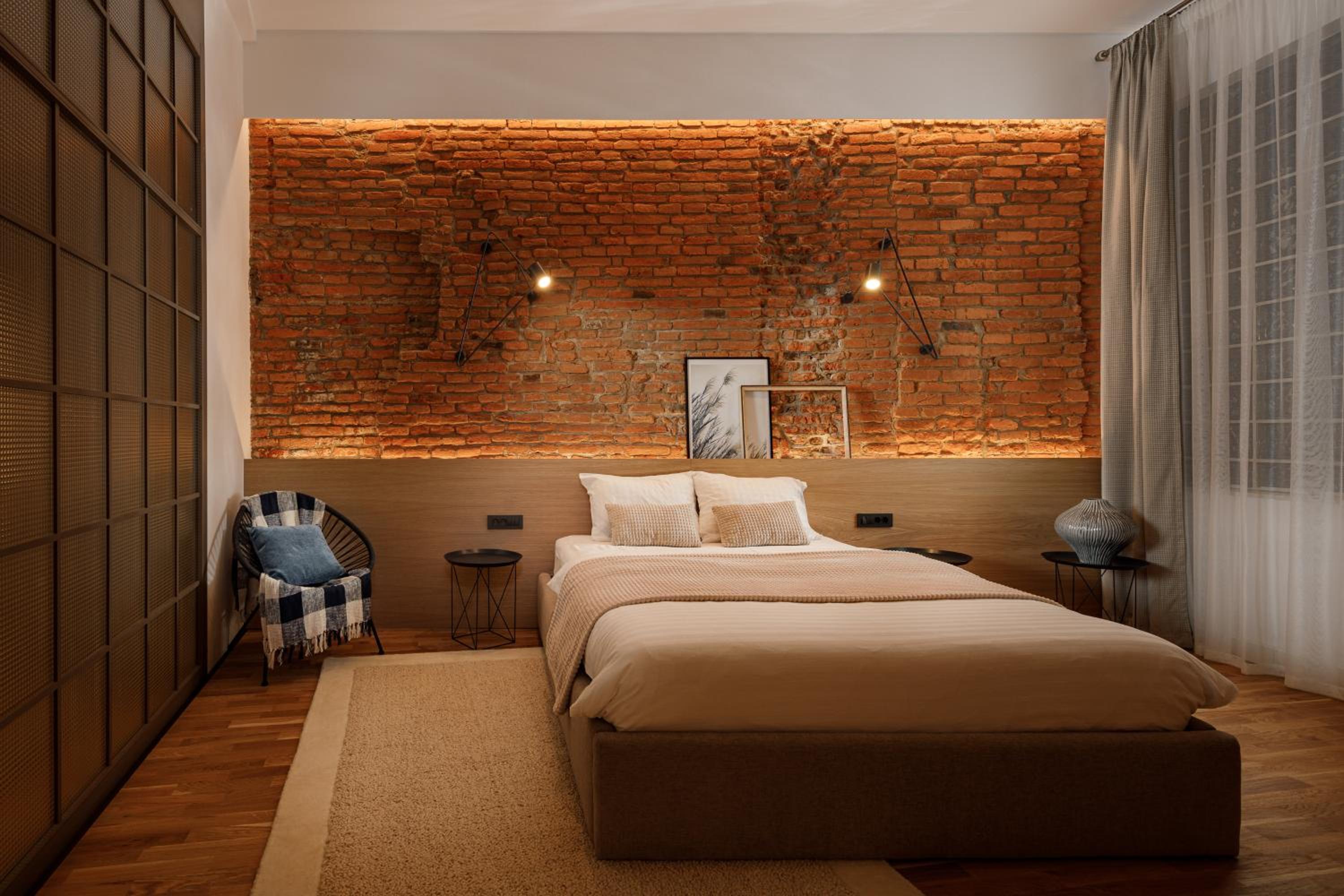 Deluxe Apartment with Hanging Chair - Photo 13