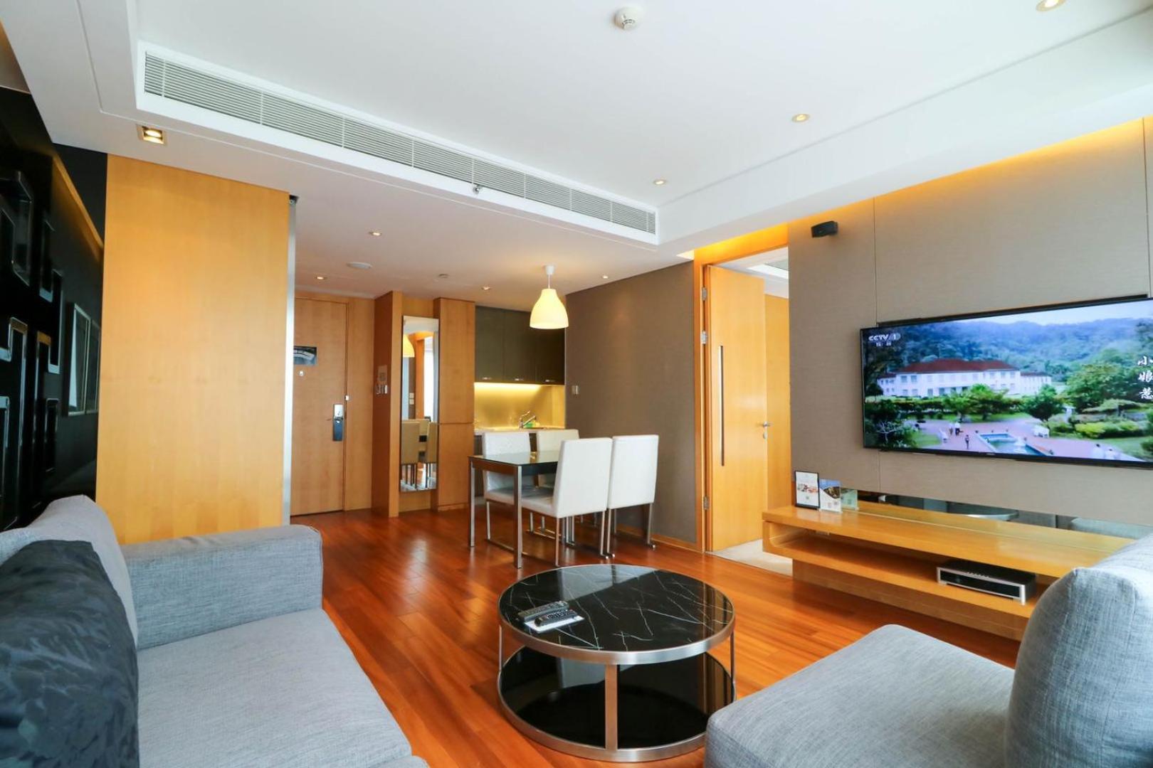 Premier One-Bedroom Apartment - Photo 7
