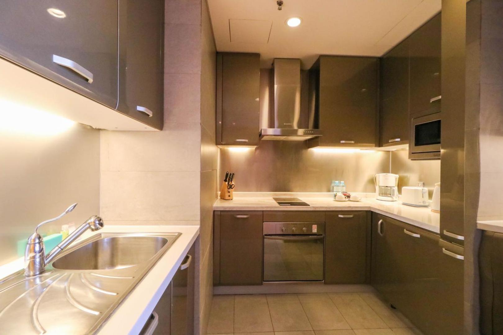 Premier One-Bedroom Apartment - Photo 8