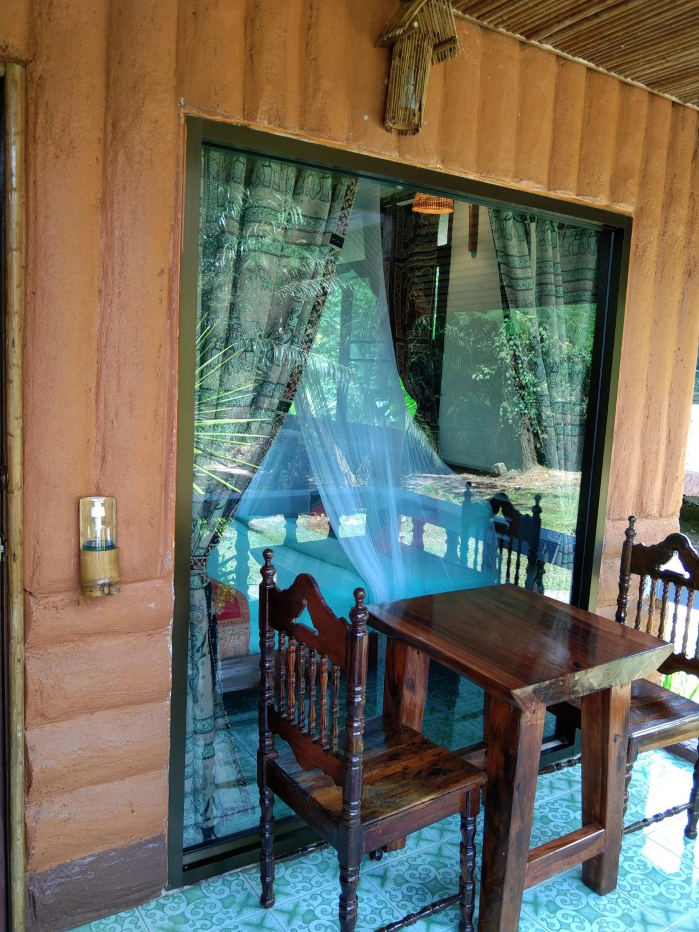 Deluxe Queen Room - Photo 11