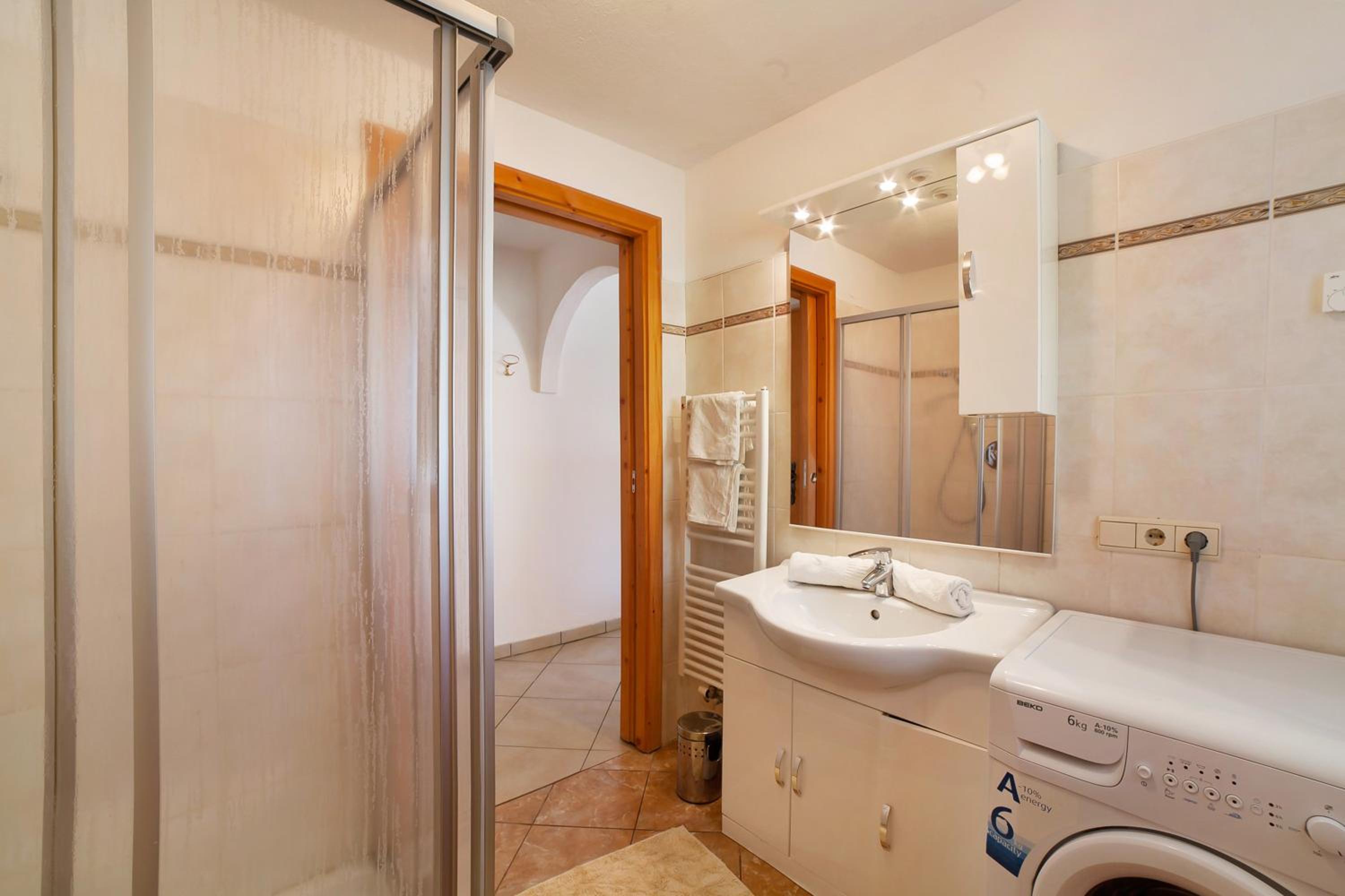Two-Bedroom Deluxe Apartment with Garden View photo 3