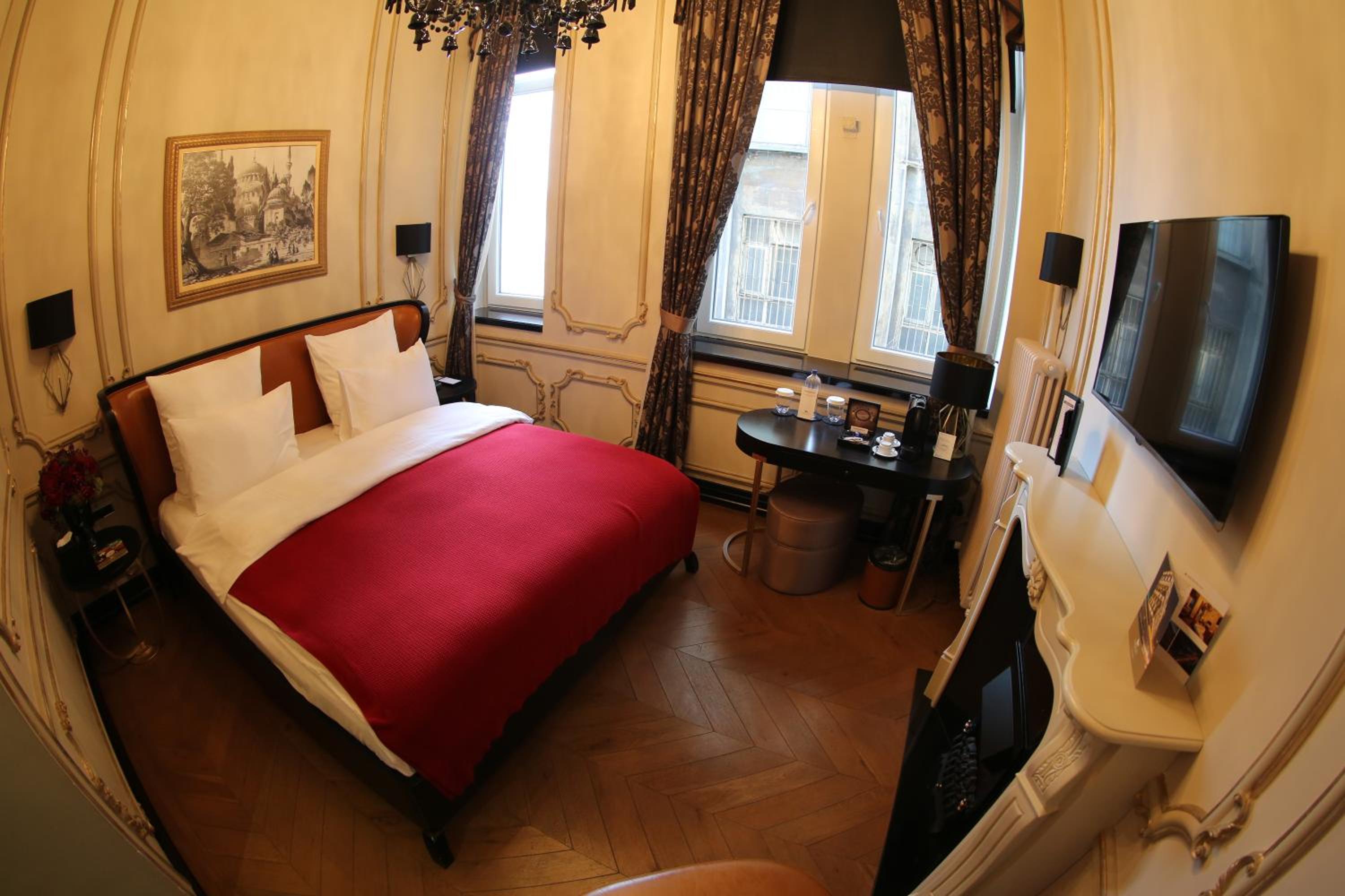 Comfort Double Room with Partial Sea View photo 1